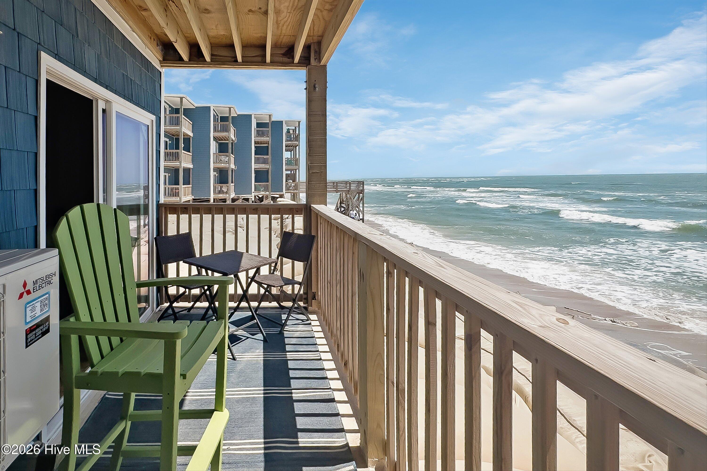 100551405 | Photo 36