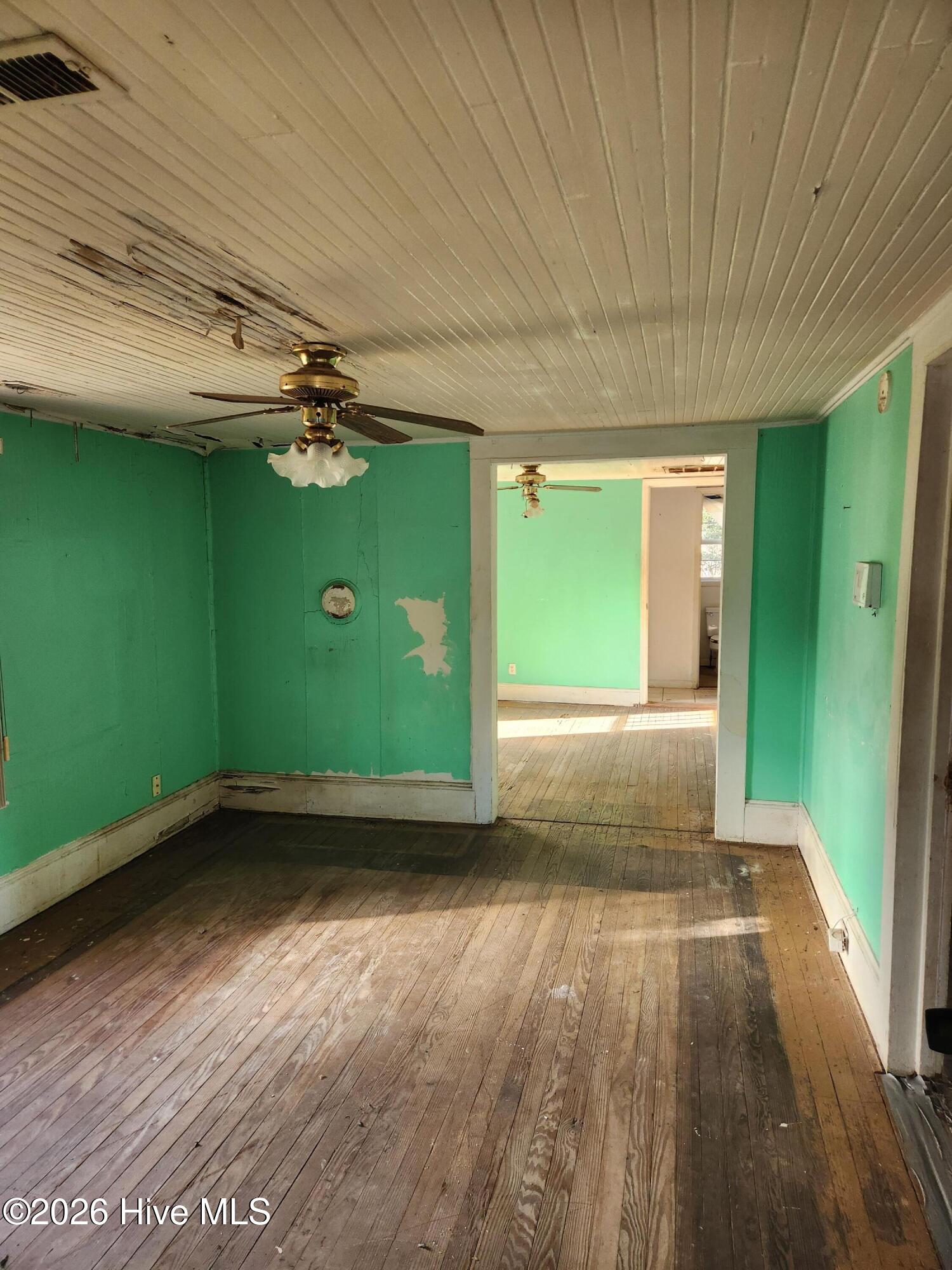 100550453 | Photo 36