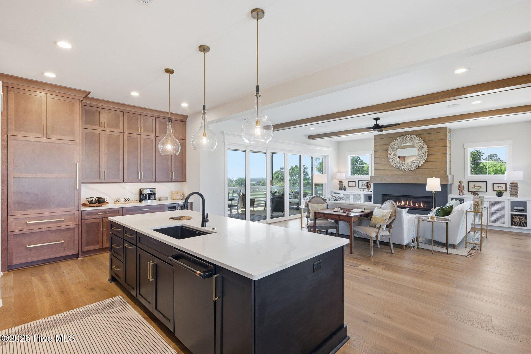 100490520 | Photo 19