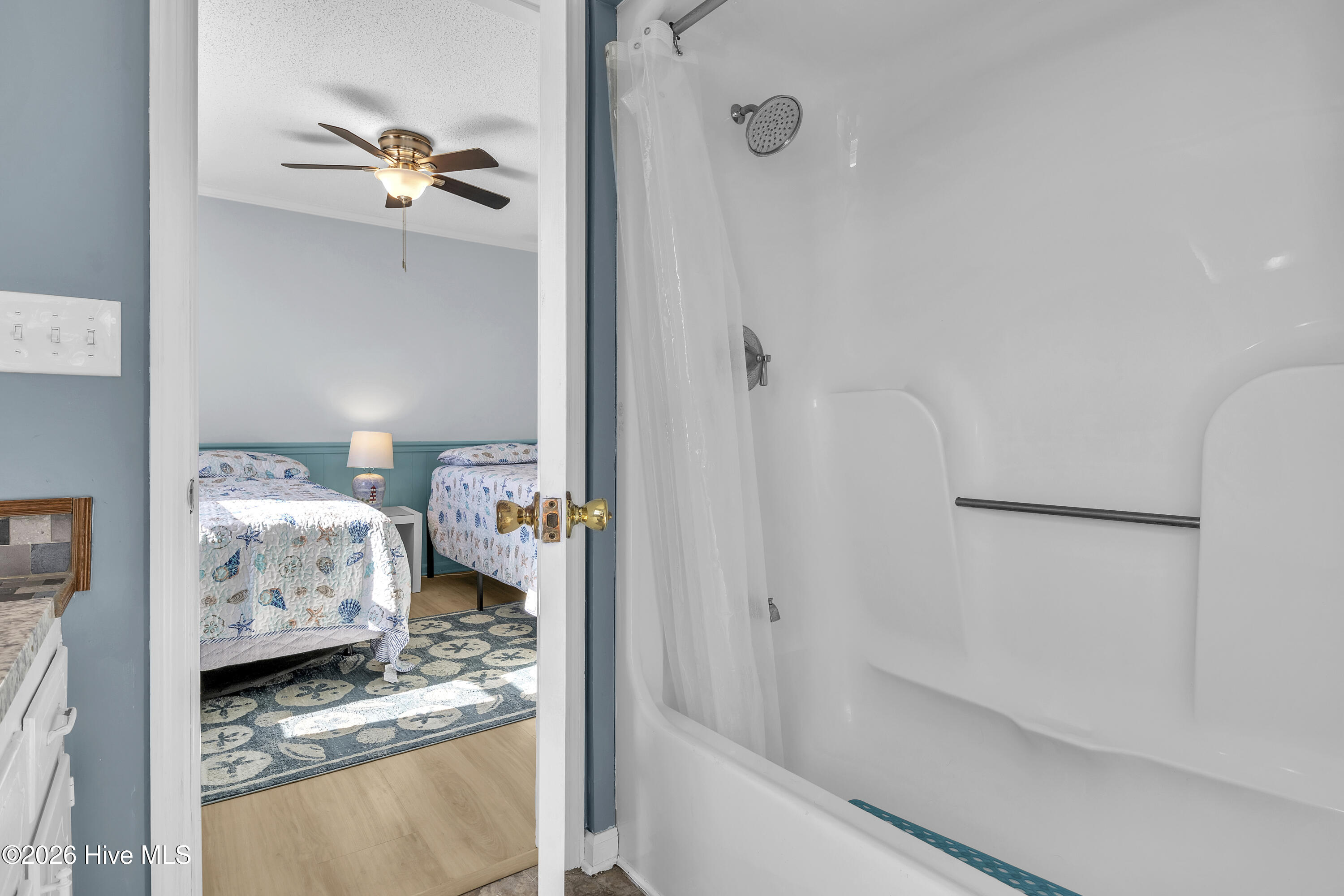 100545585 | Photo 34