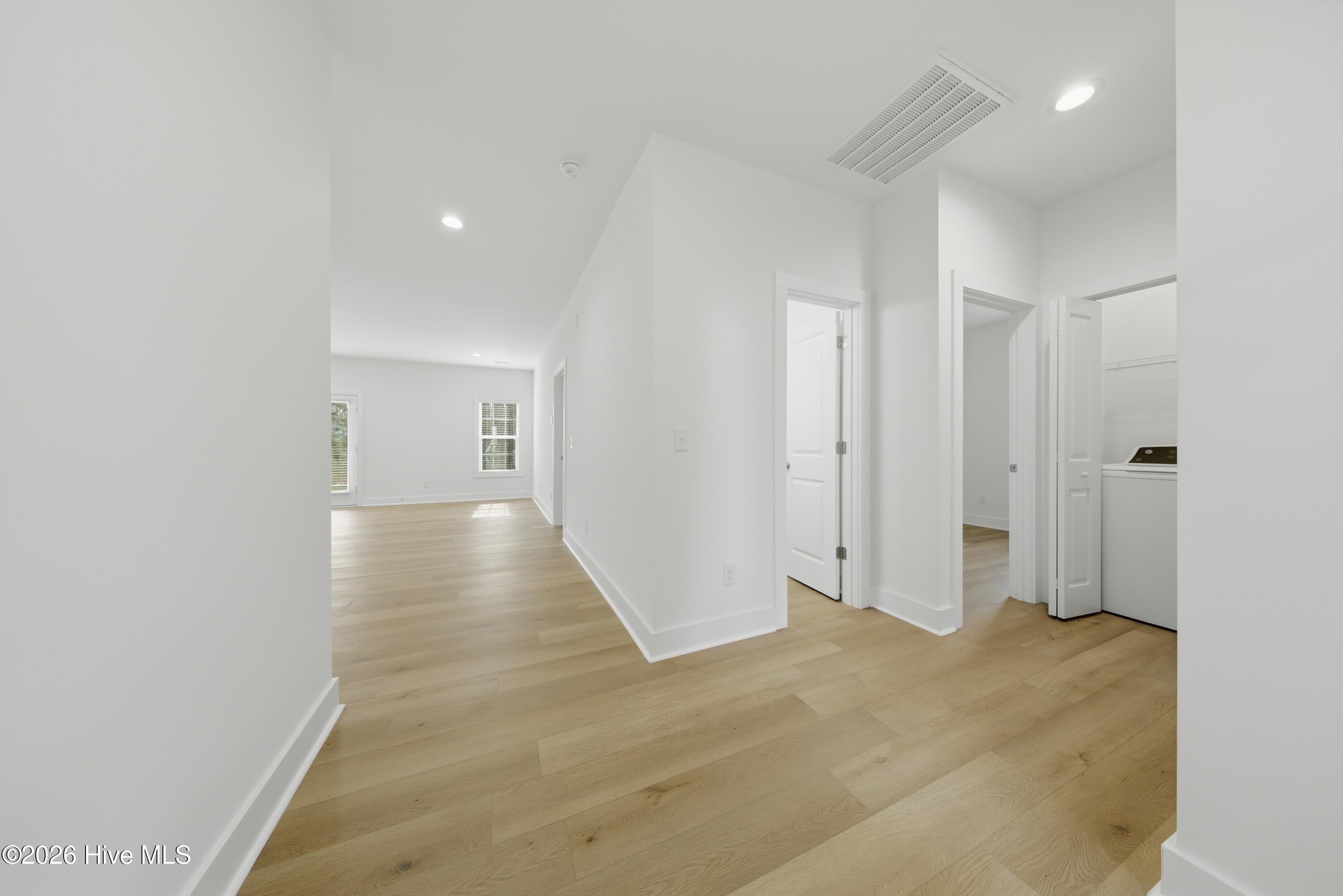 100561503 | Photo 10