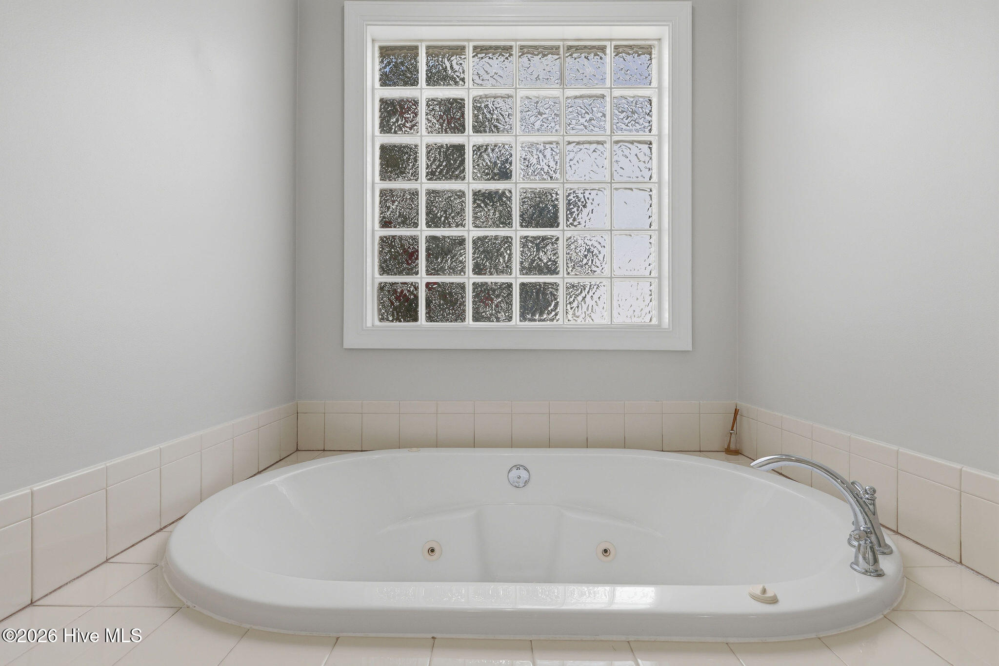 100560858 | Photo 38