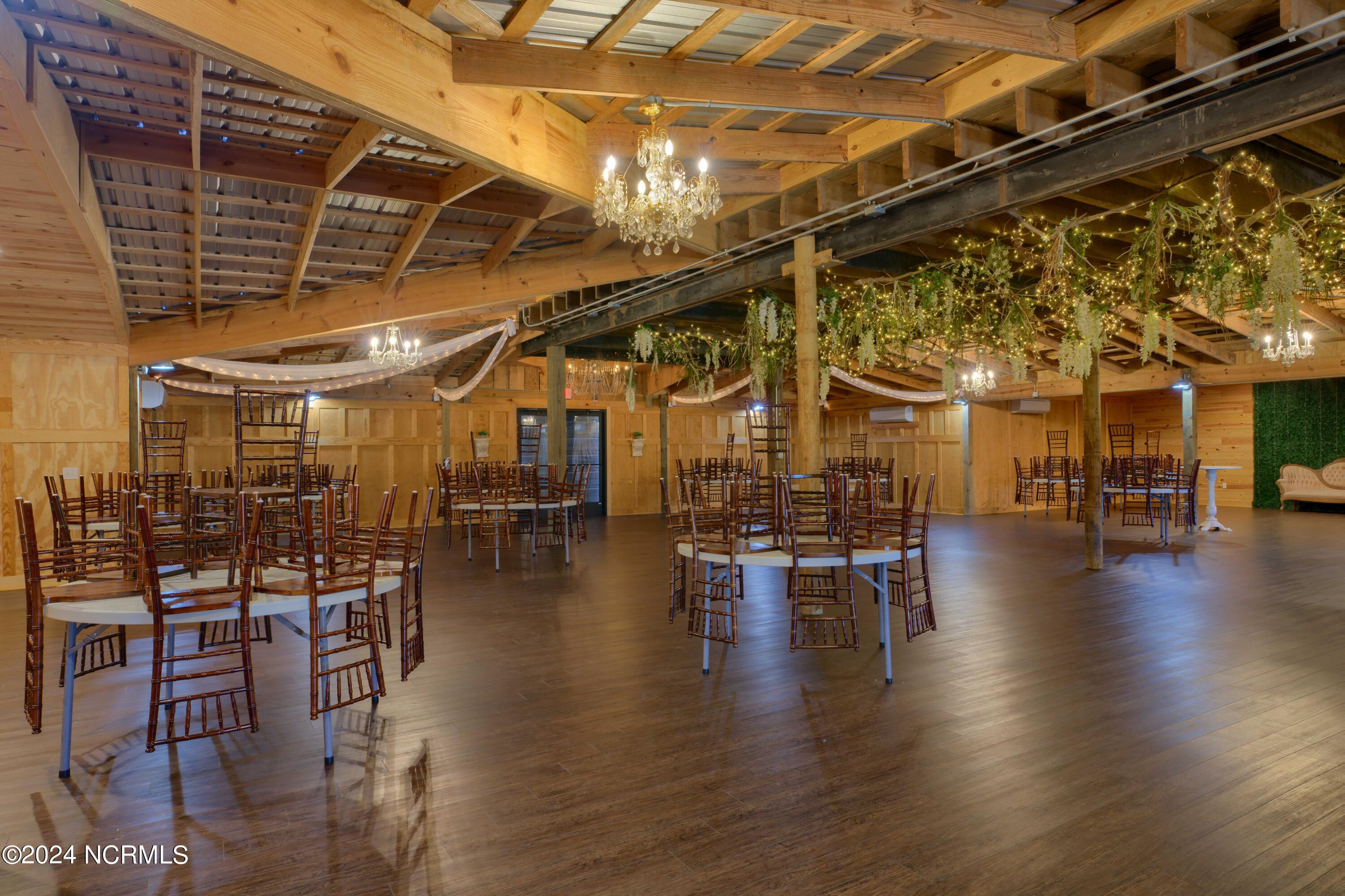 100545633 | Photo 63