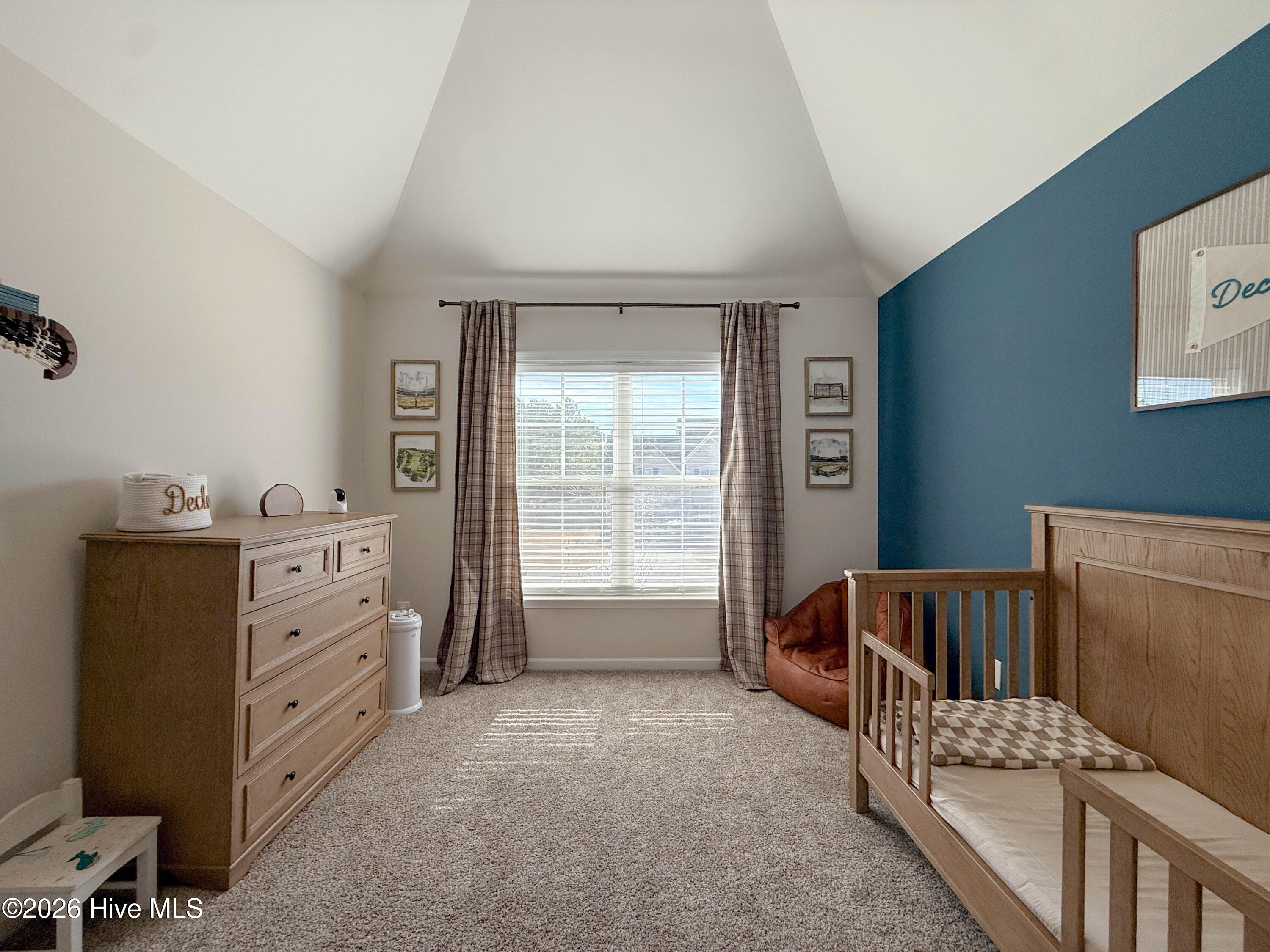 100551828 | Photo 46