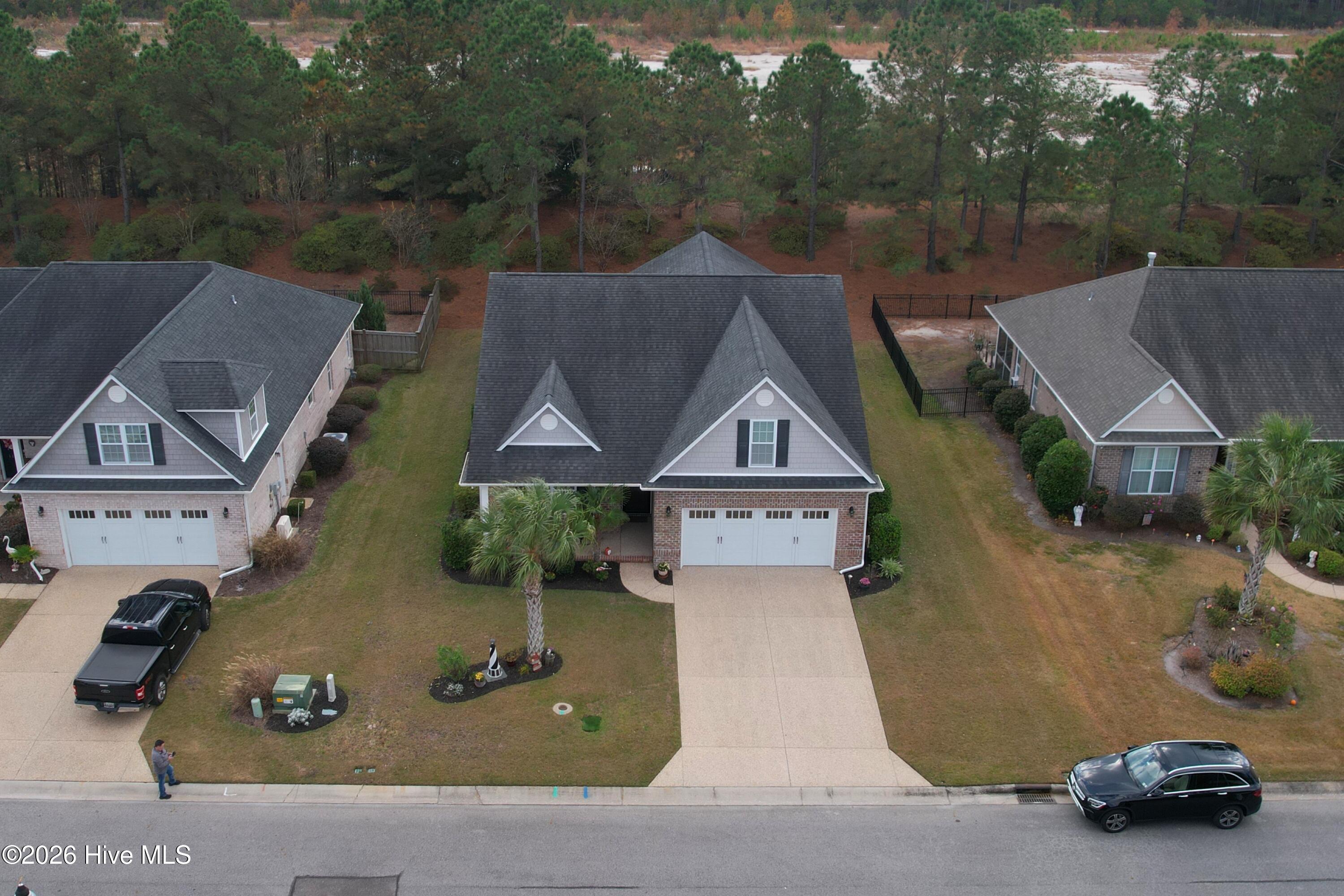 100554045 | Photo 37