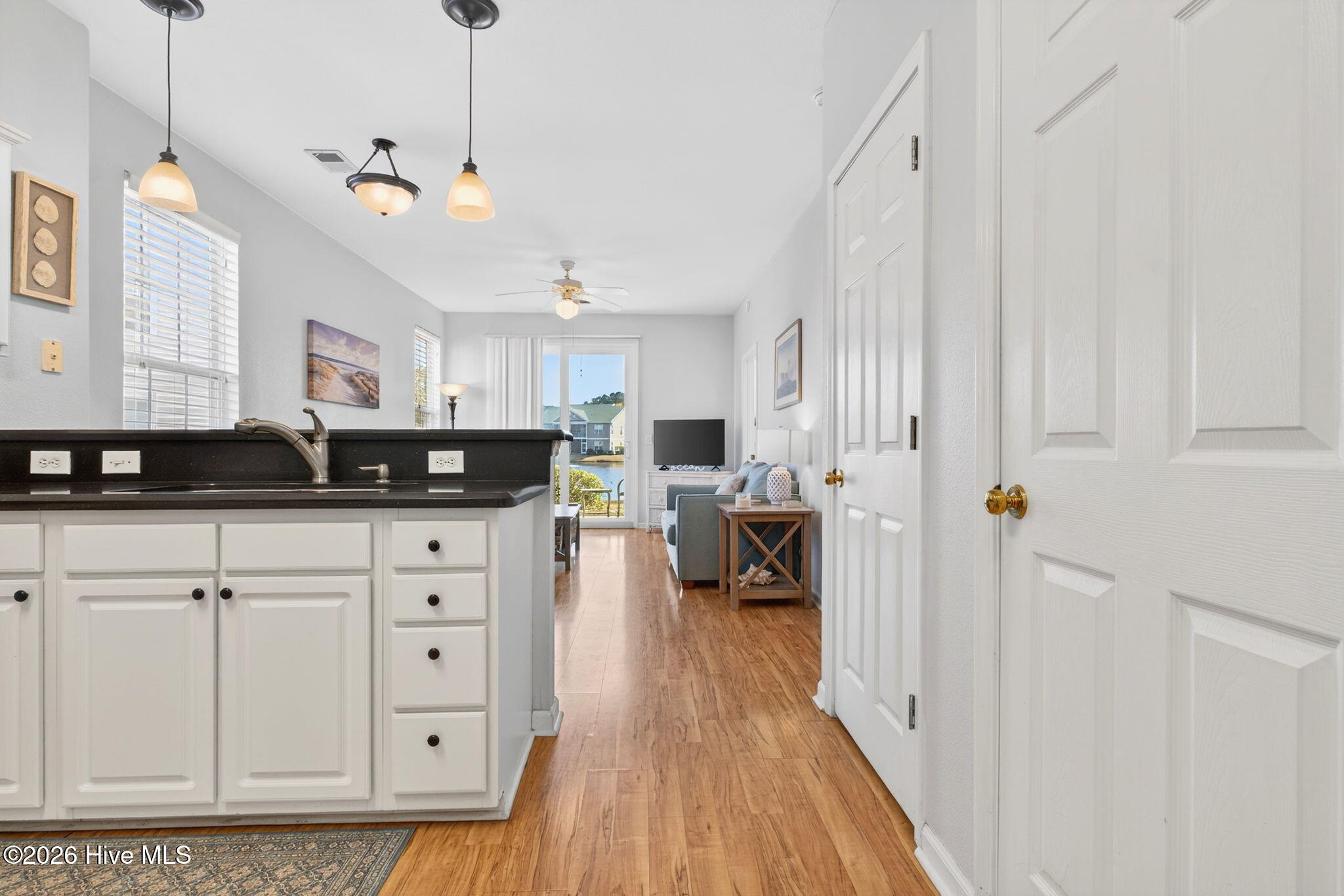 100559381 | Photo 10