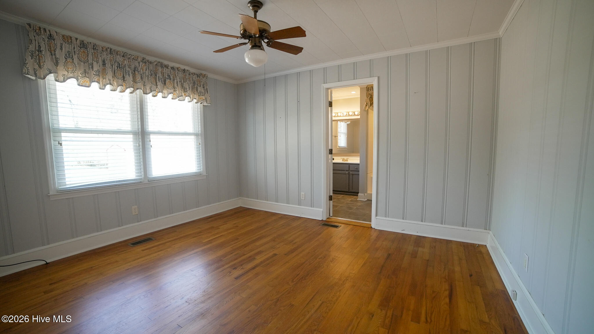 100554876 | Photo 28