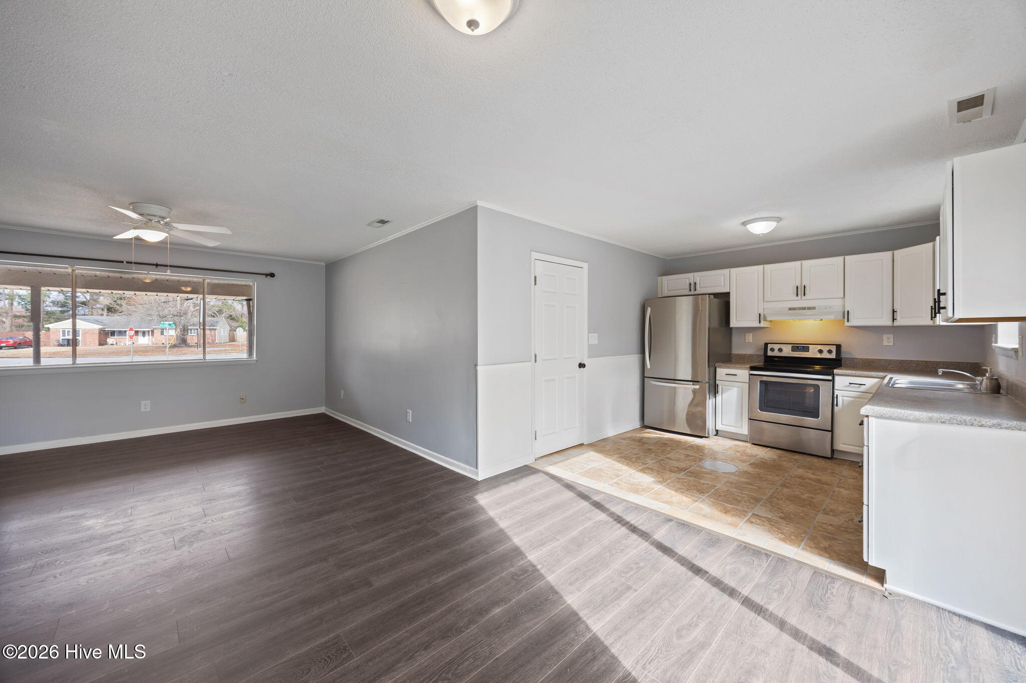 100559433 | Photo 33