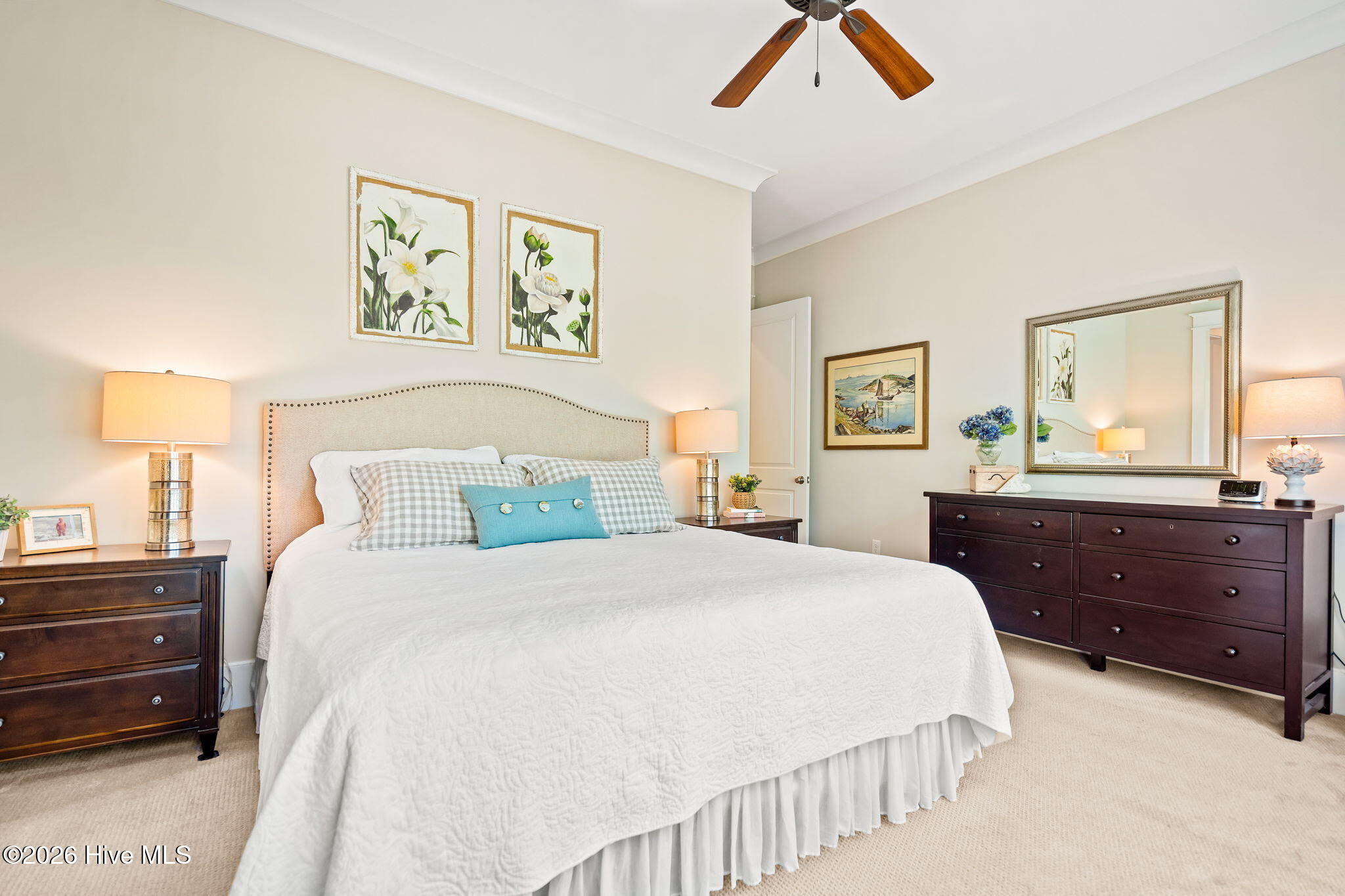 100567886 | Photo 36