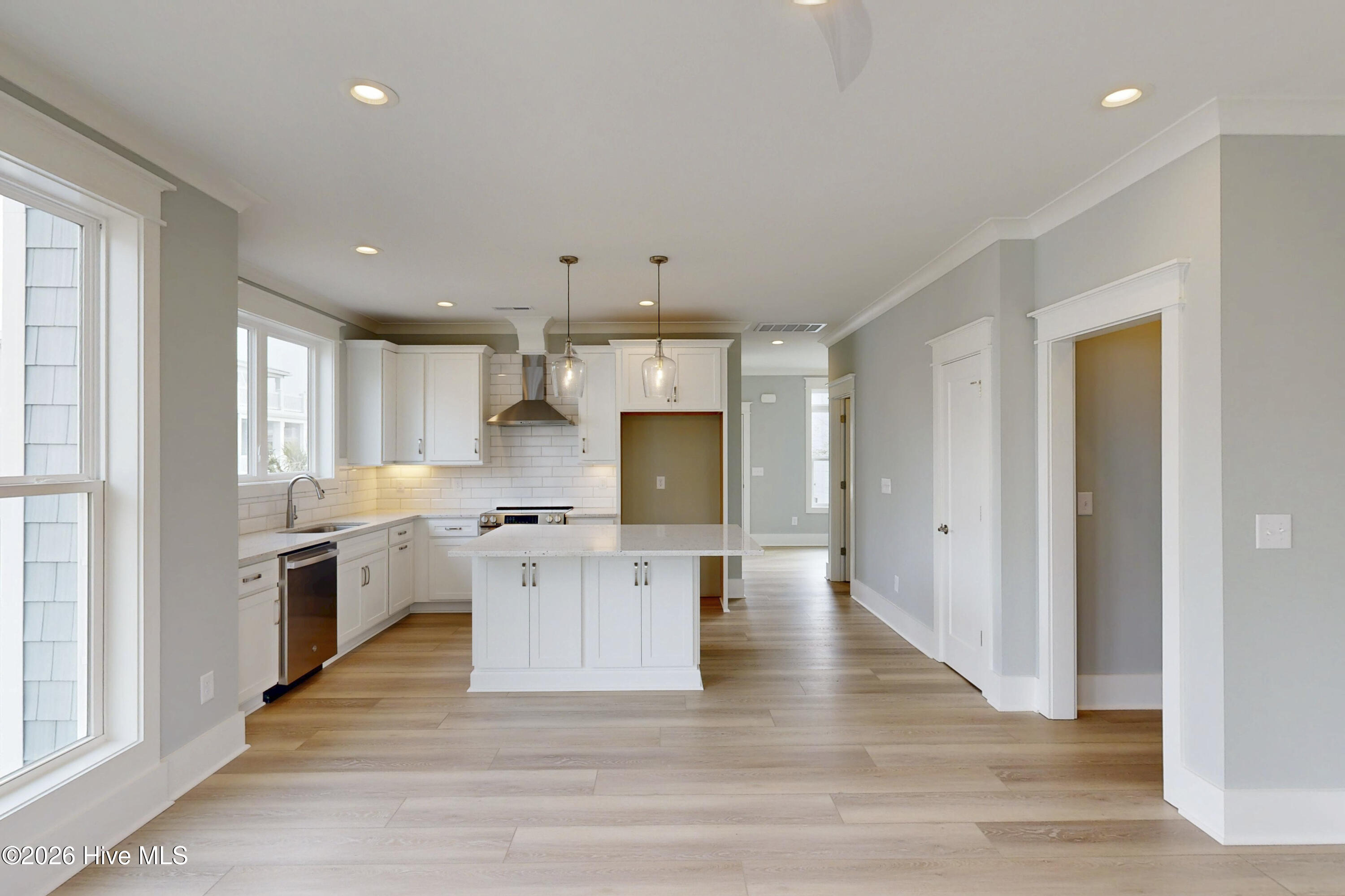 100559746 | Photo 53