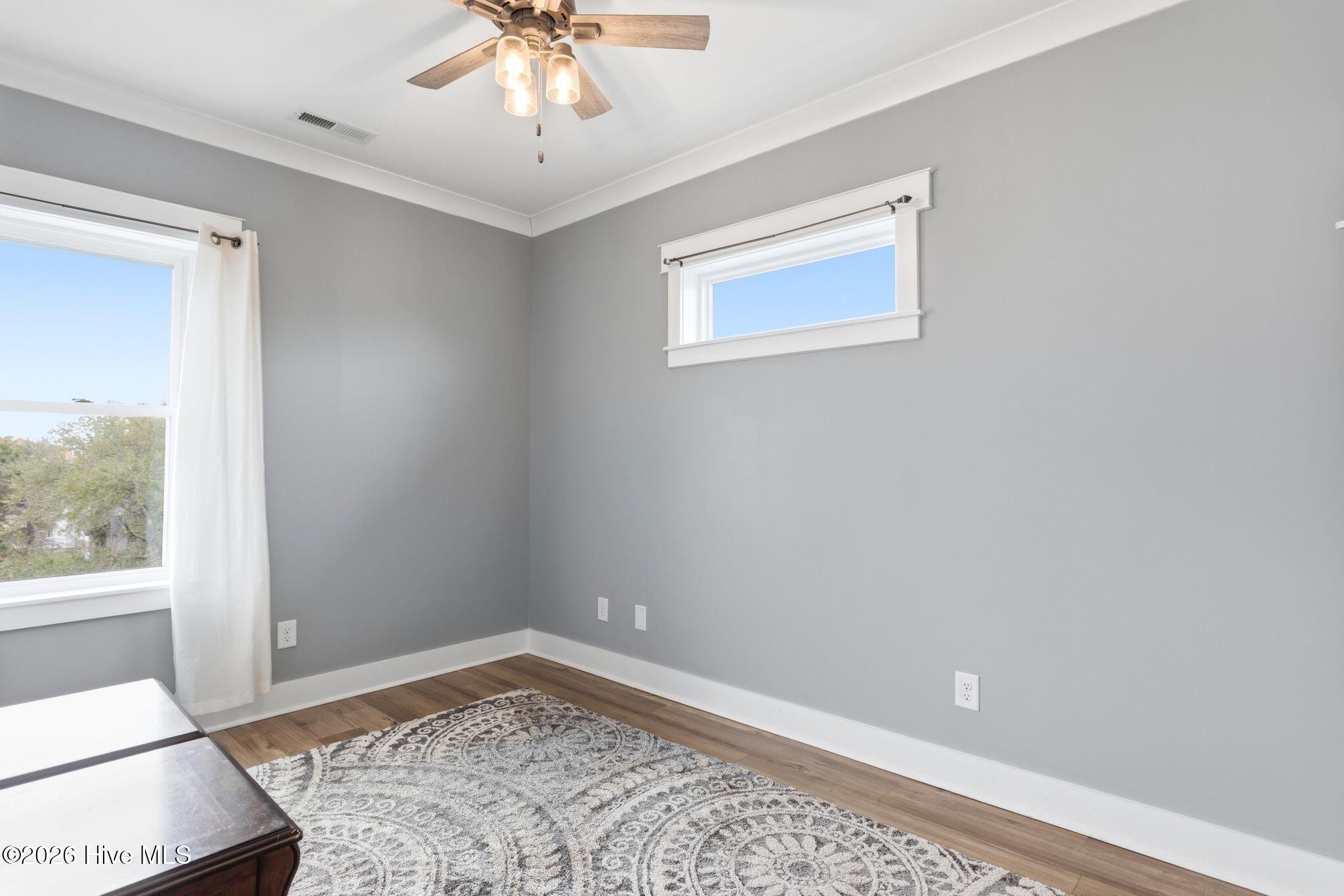 100556954 | Photo 37