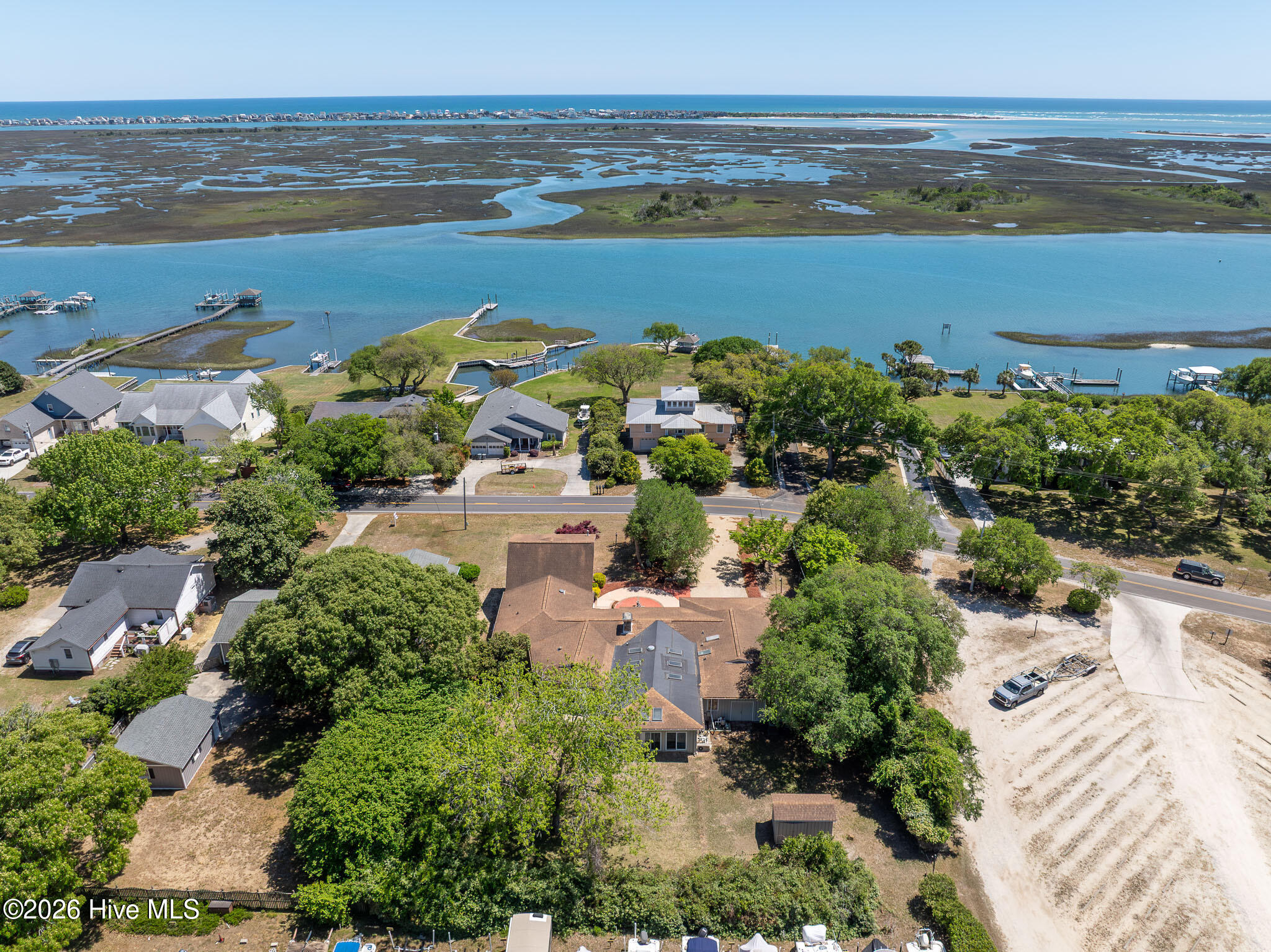 100568983 | Photo 78