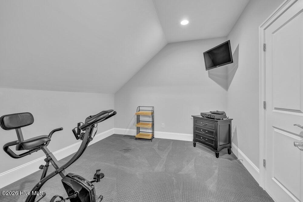 100563966 | Photo 38