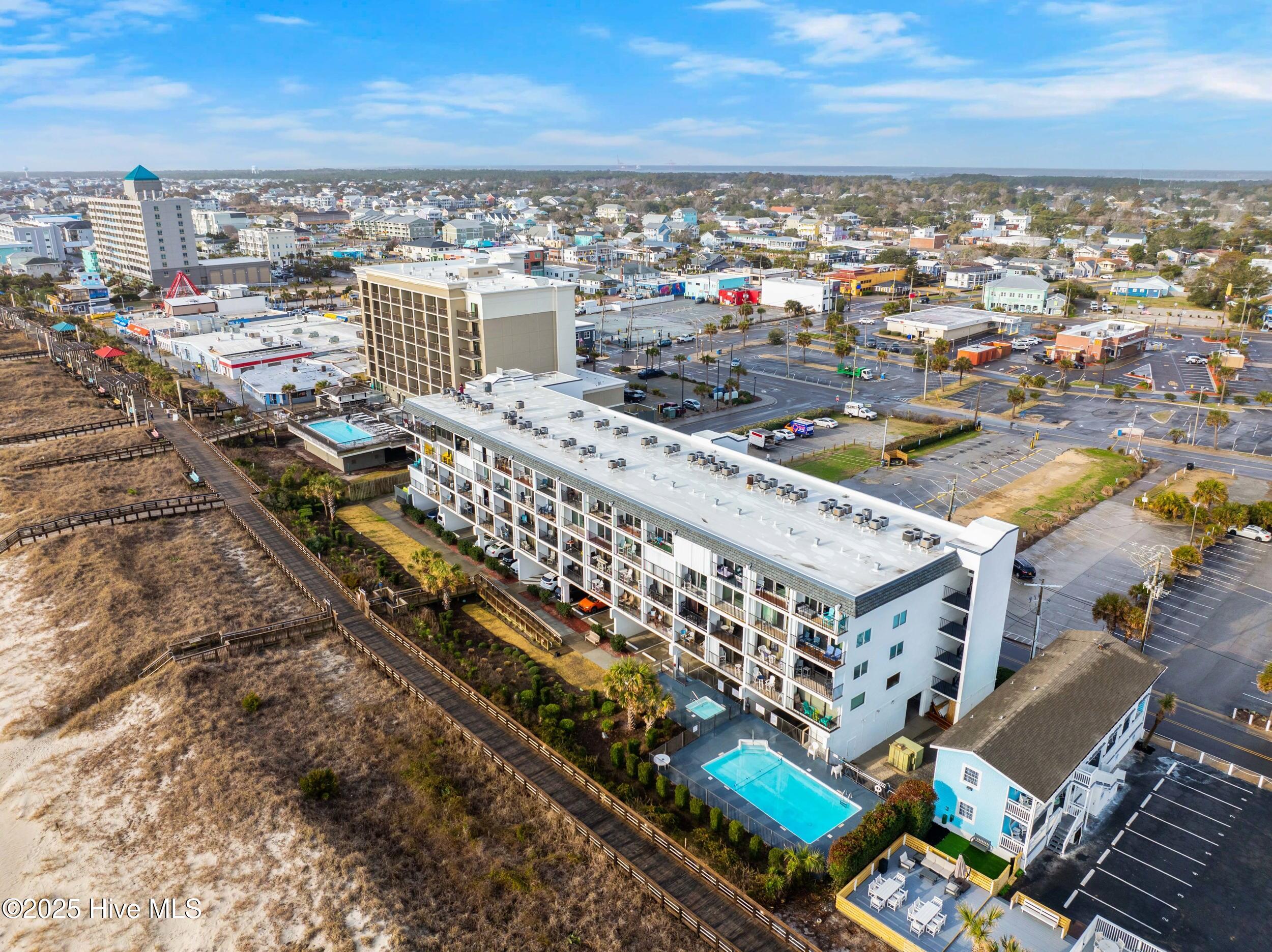 100490591 | Photo 27