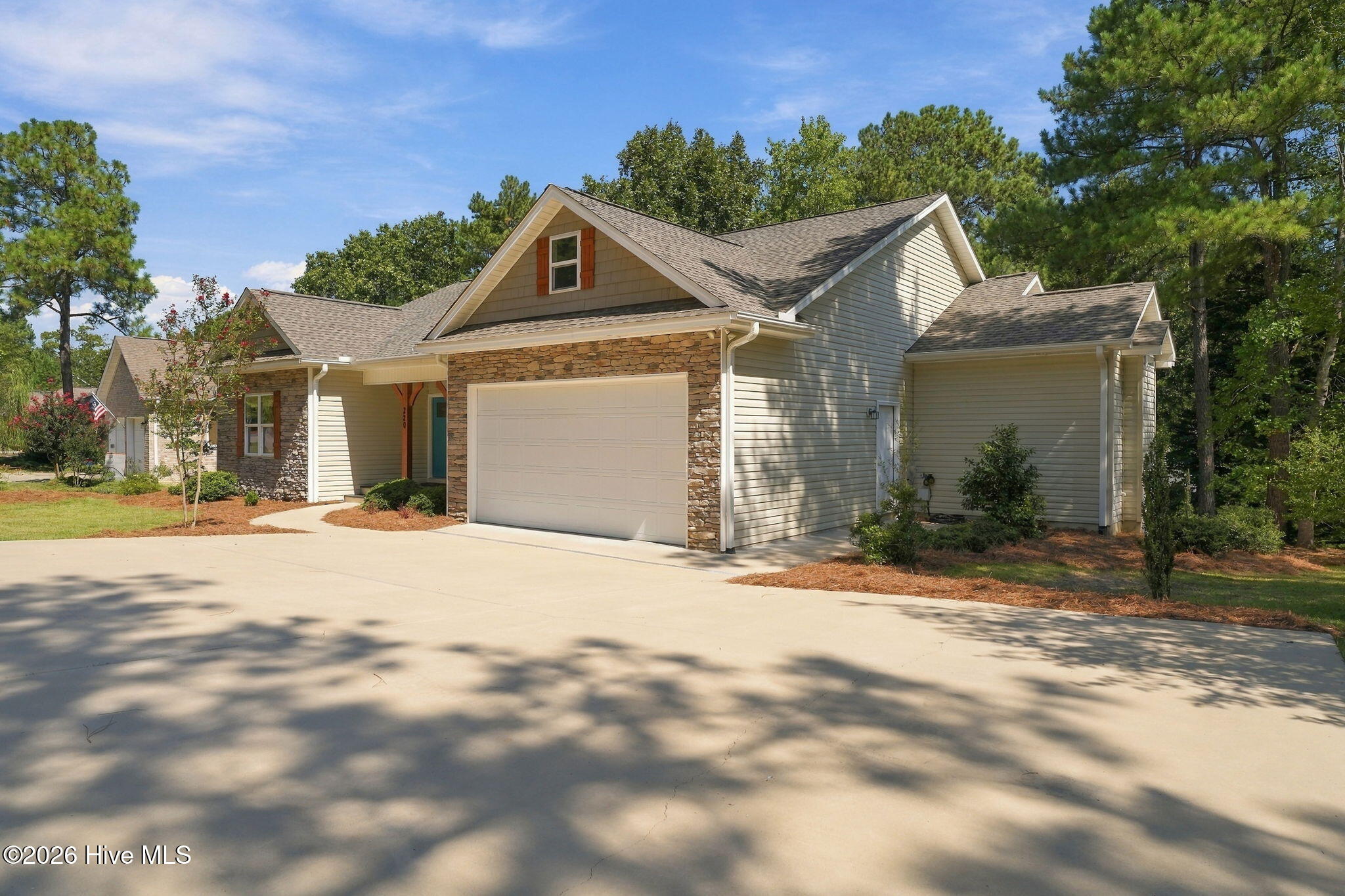 Photo 2 of Single family home for sale at 220 Sugar Pine Dr, Pinehurst, NC 28374 | MLS# 100557072 | Listing updated on 2026-09-19