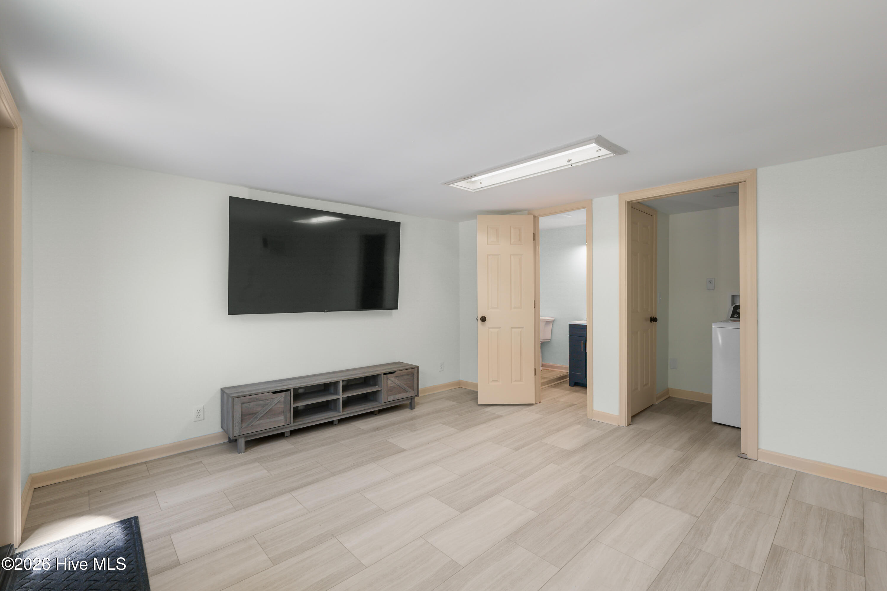 100567832 | Photo 26