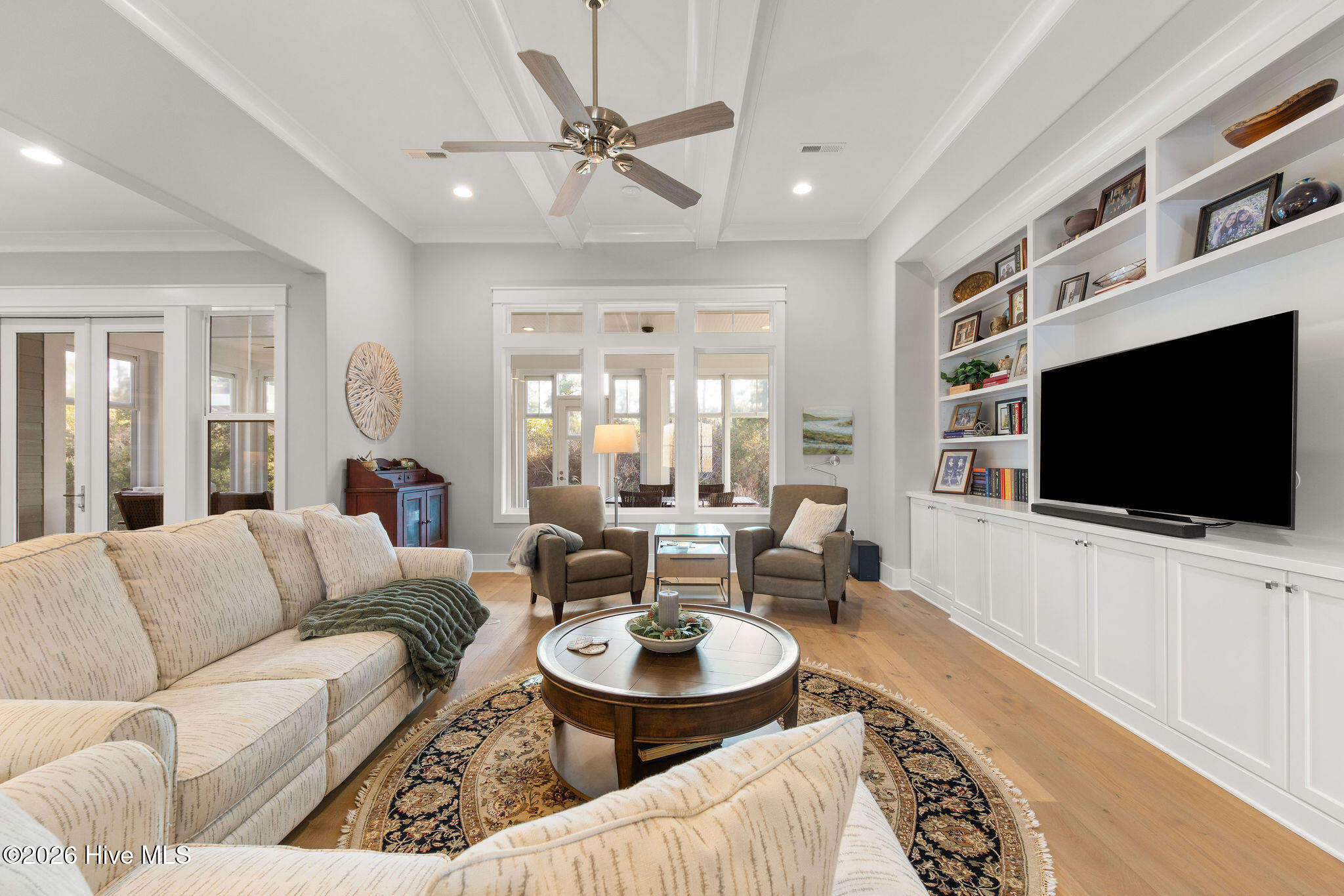 100552329 | Photo 11