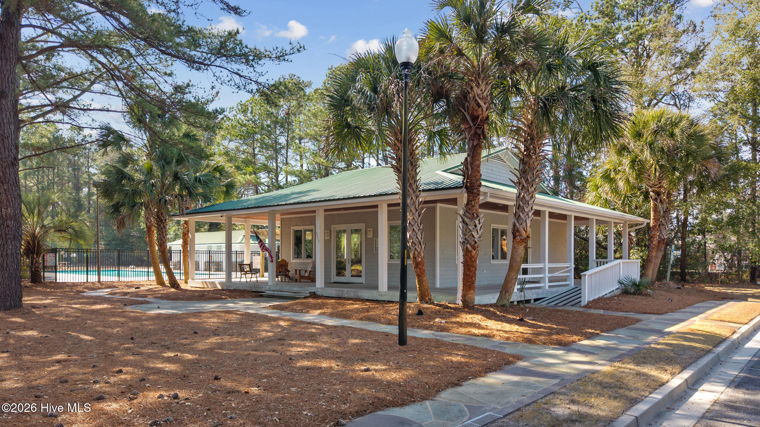 100558582 | Photo 63