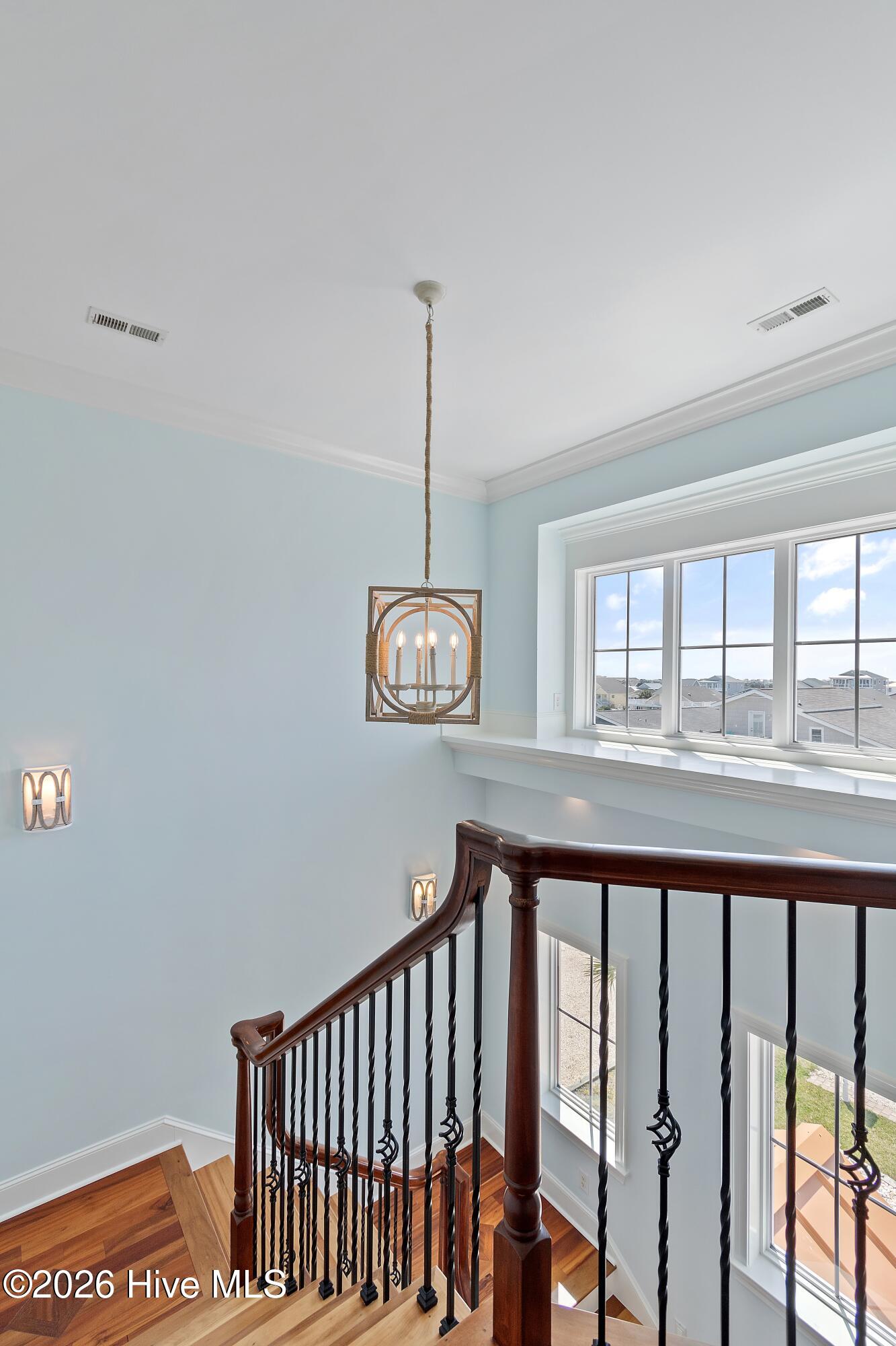 100562772 | Photo 46