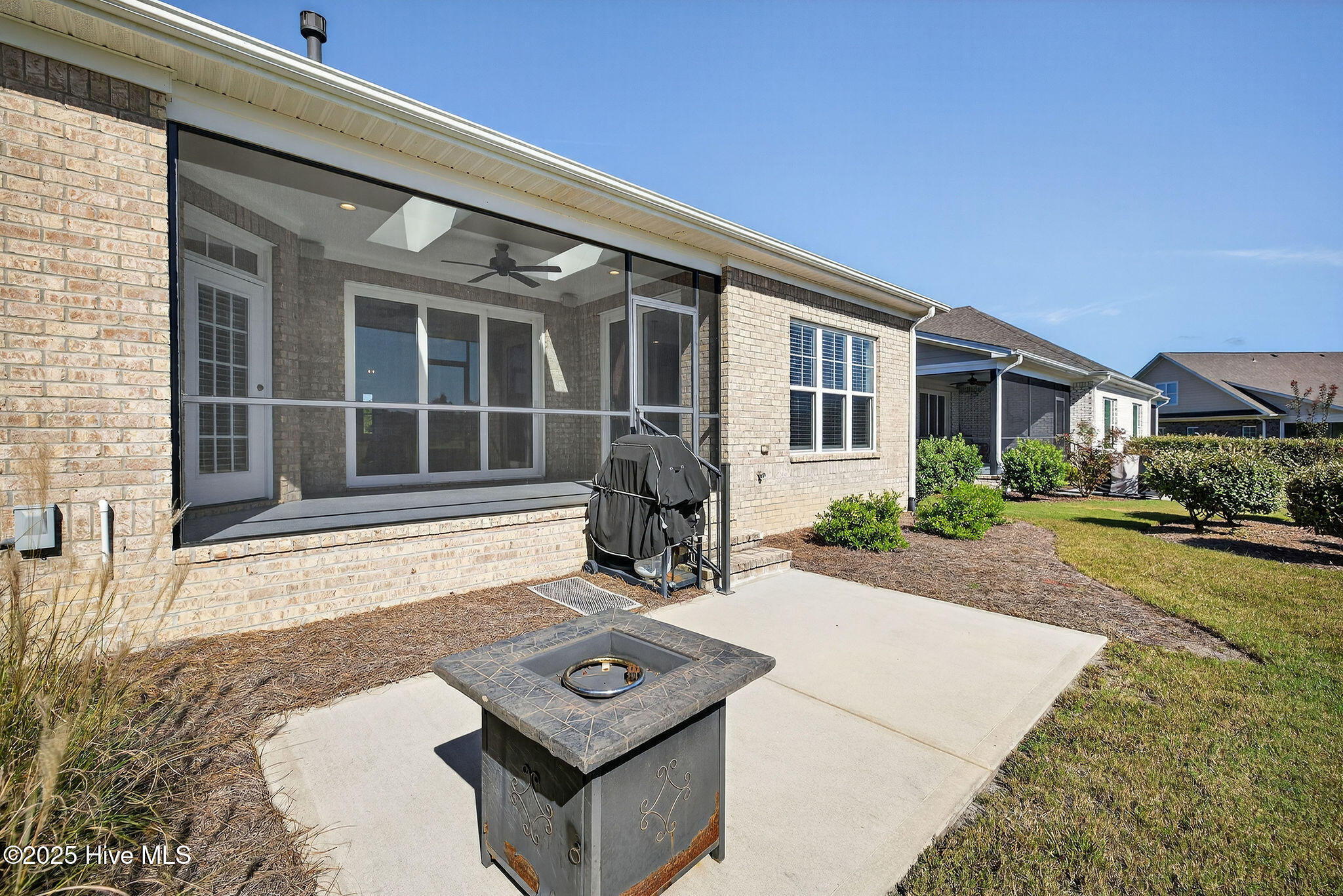 100529139 | Photo 15