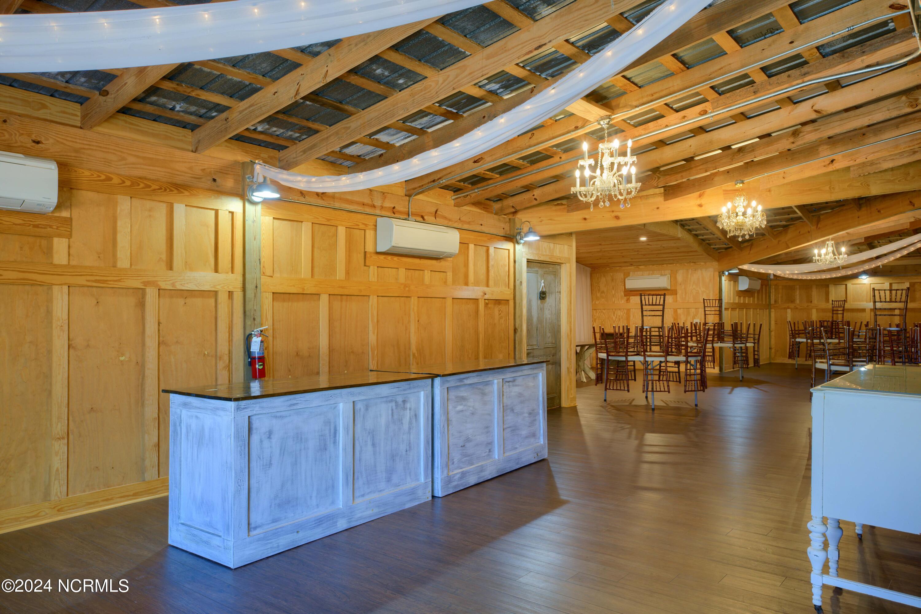 100545633 | Photo 67