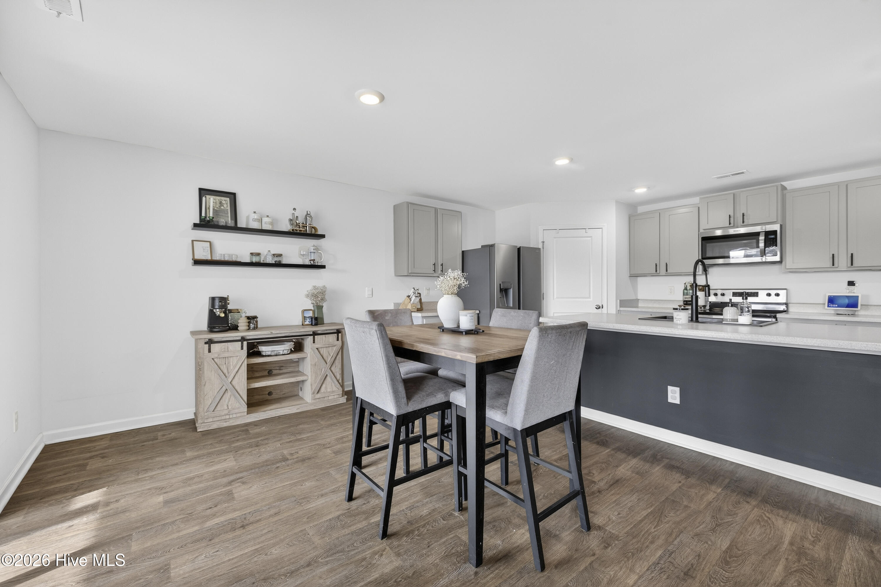 100557466 | Photo 15