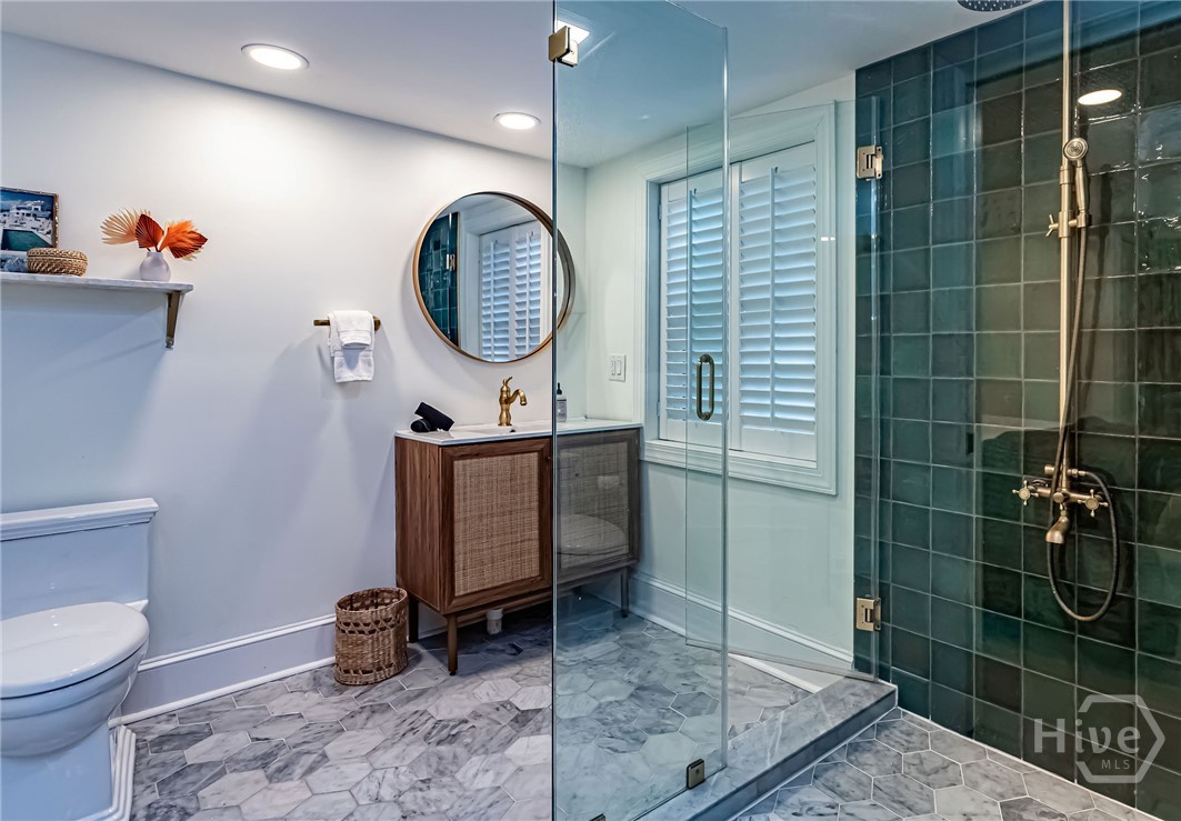 2nd bathroom
