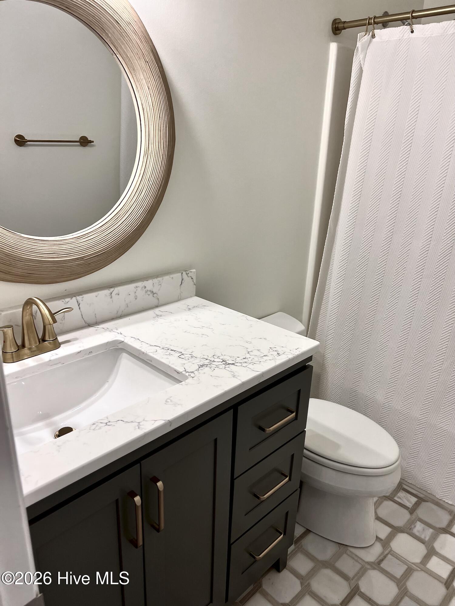 100563612 | Photo 15