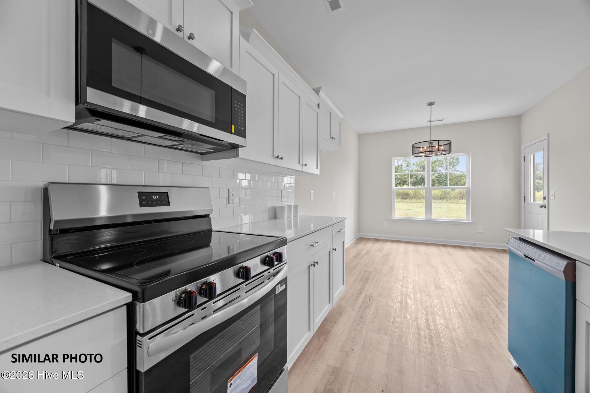 100566485 | Photo 18