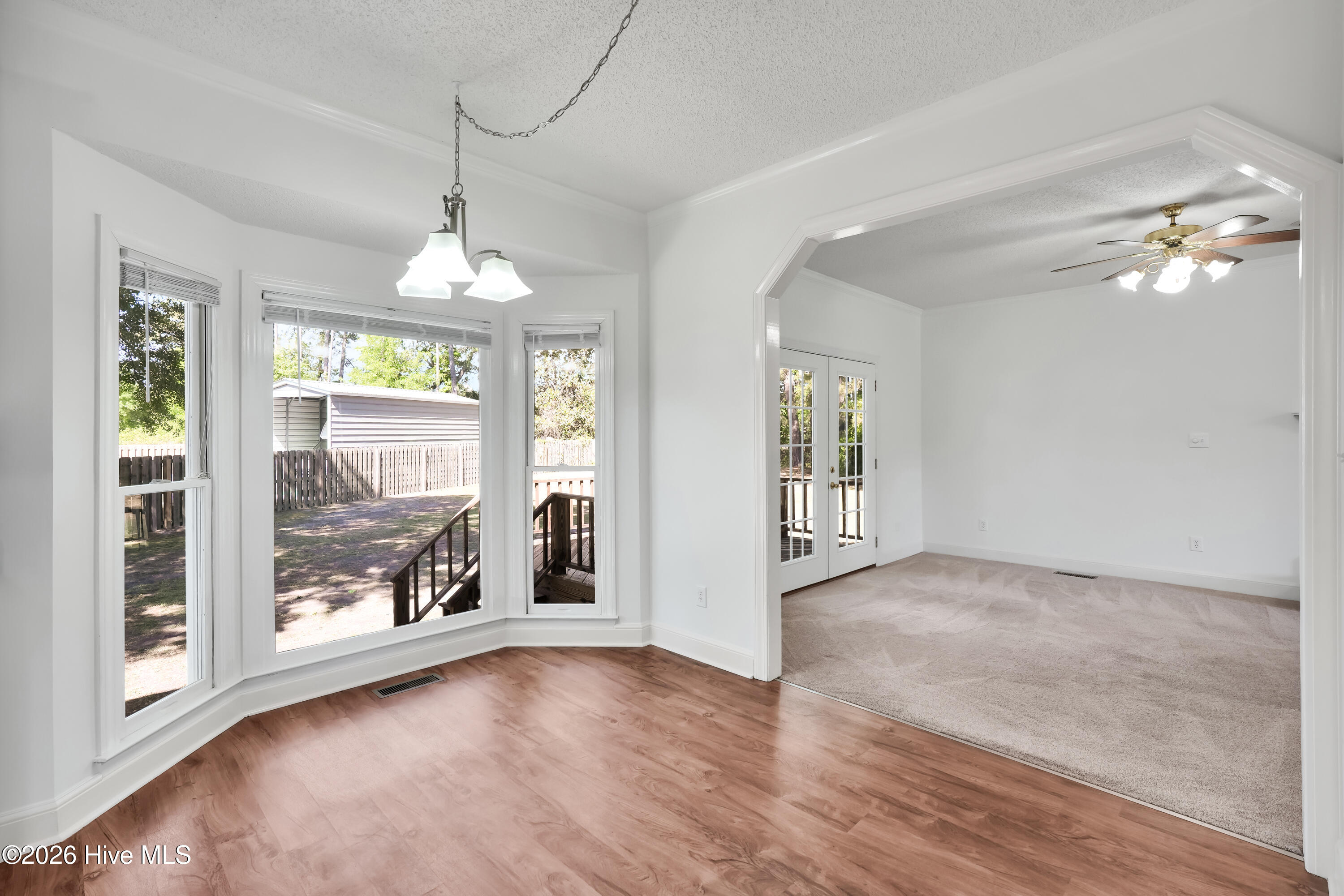 100570472 | Photo 16