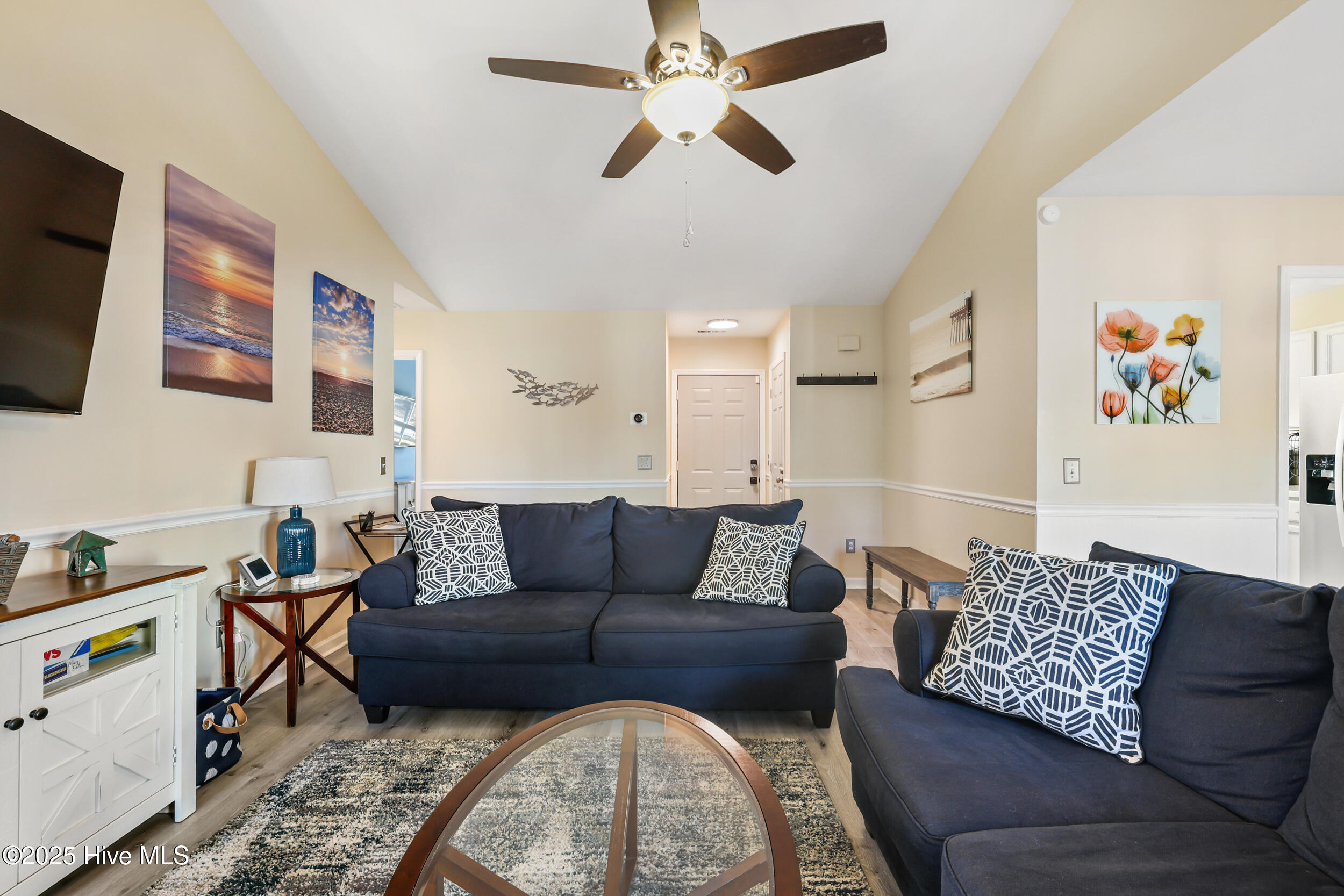 100545167 | Photo 13