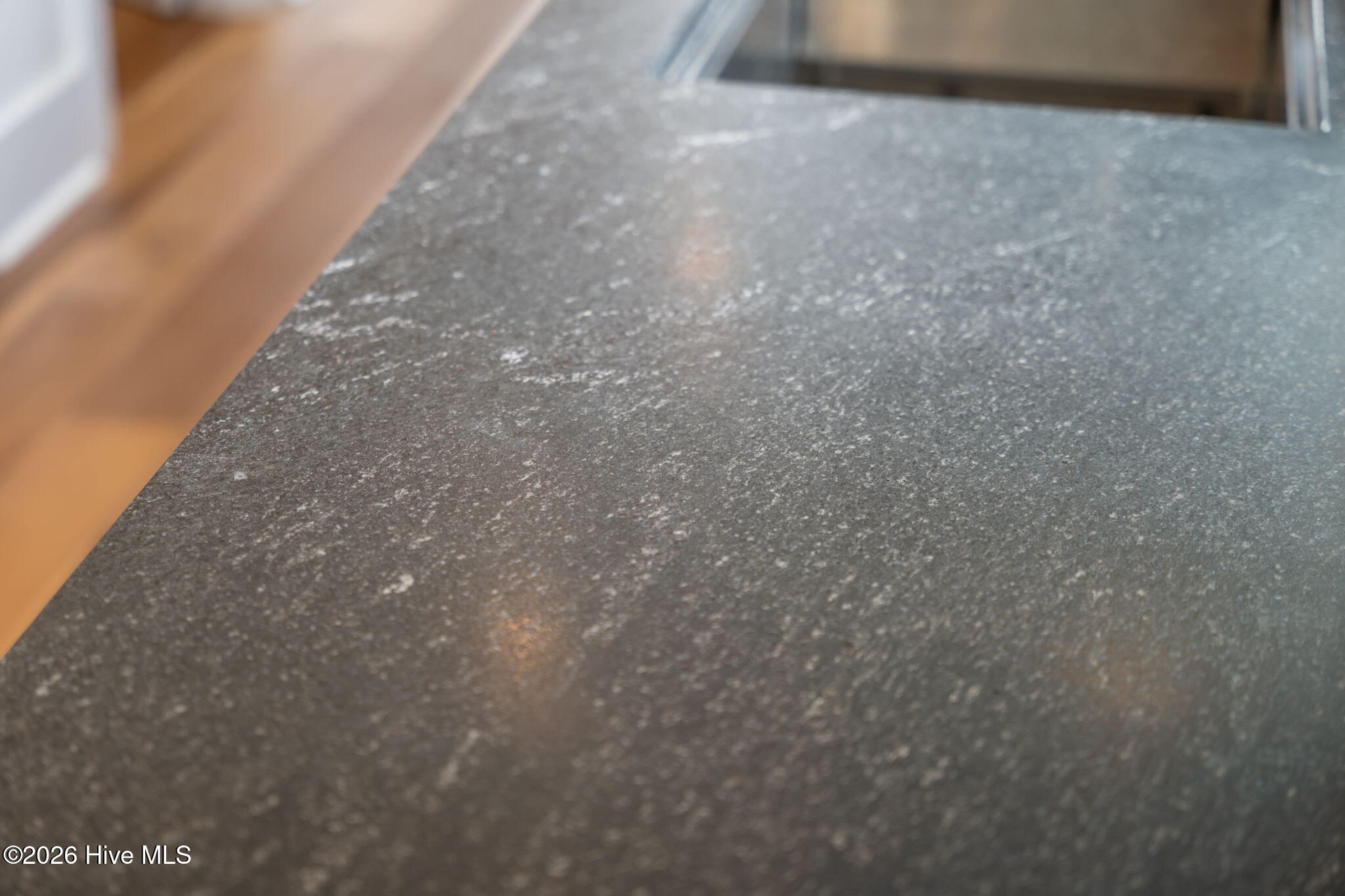 100553287 | Photo 25