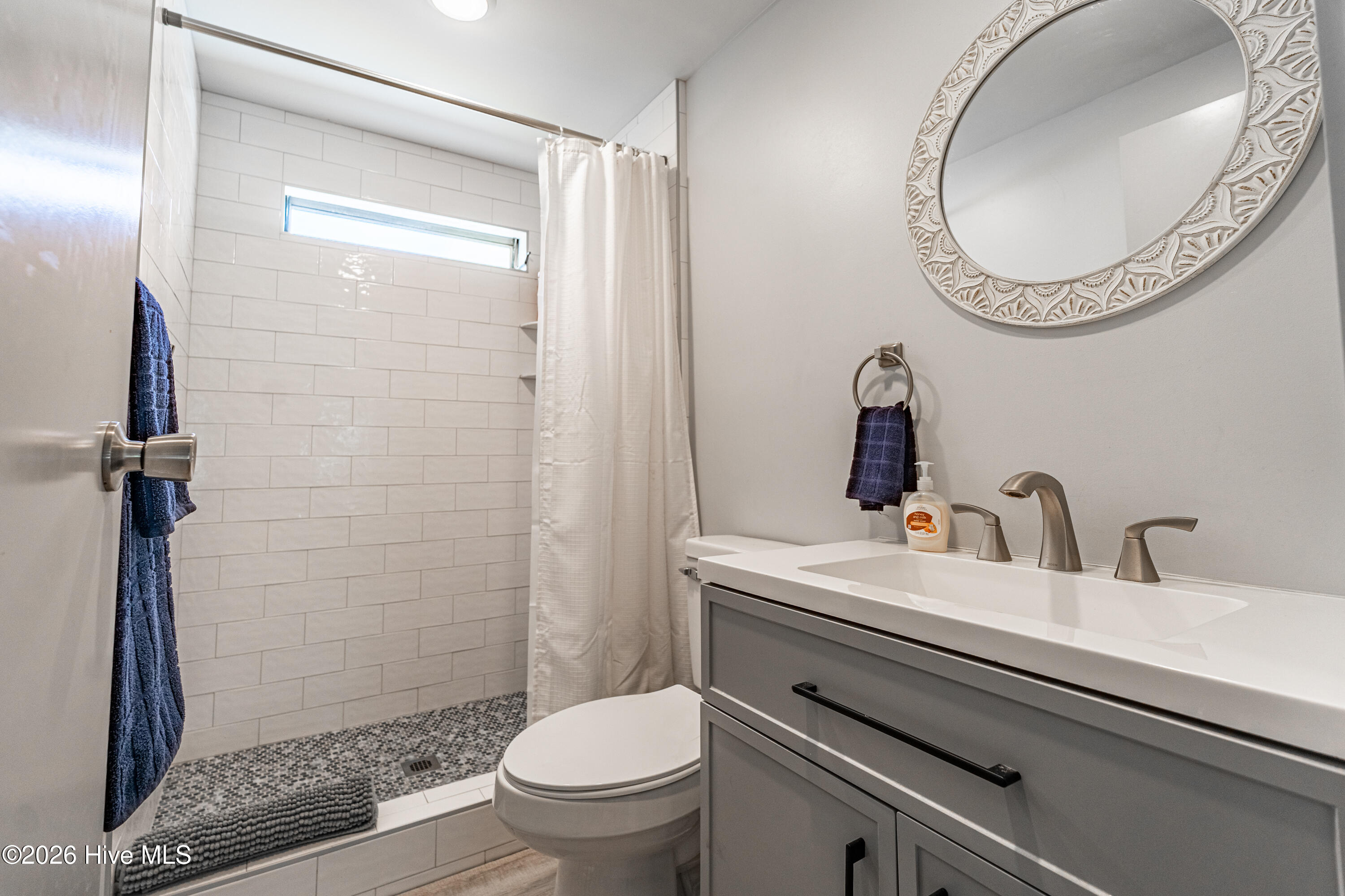 100563568 | Photo 35