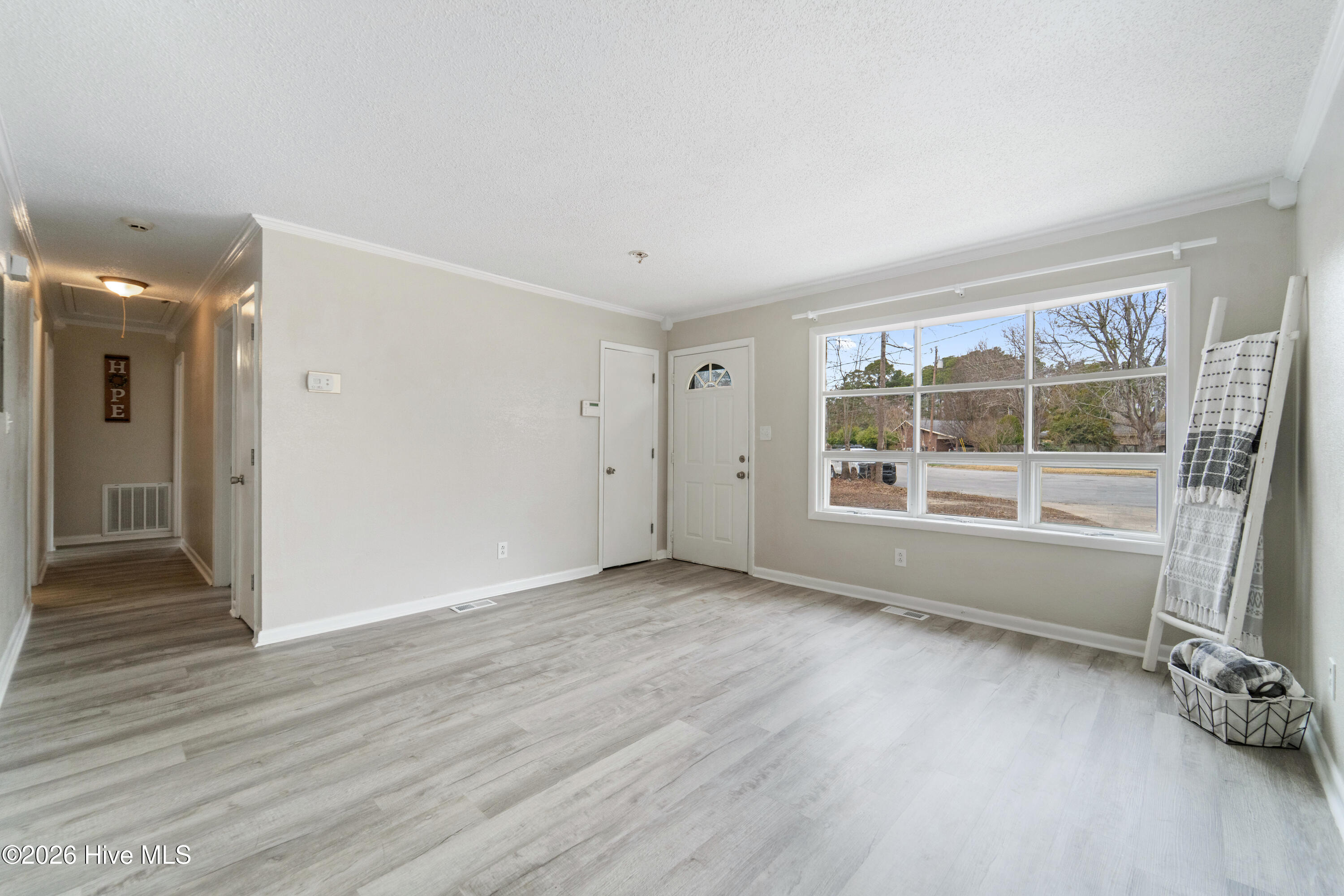 100551090 | Photo 14