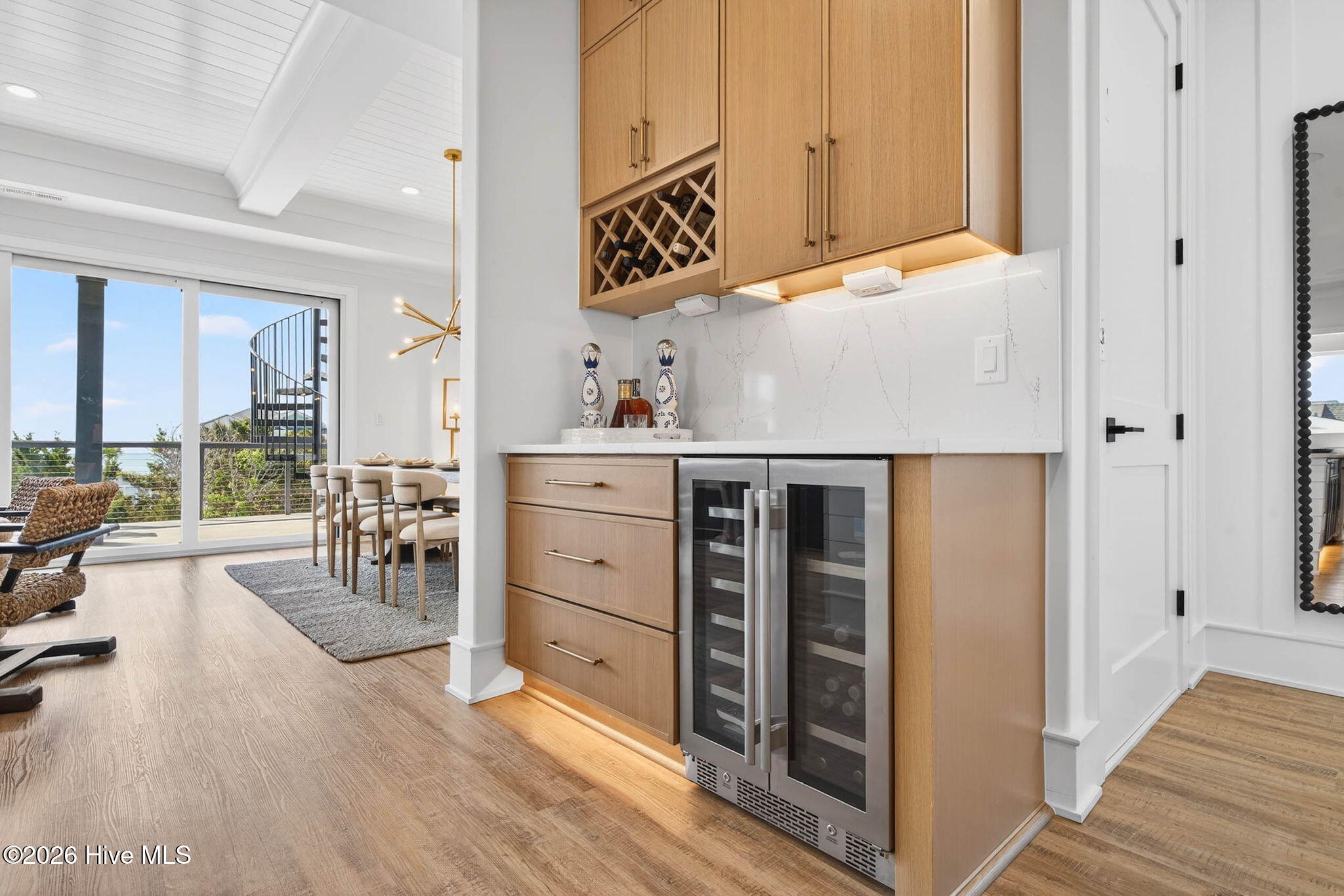 100565153 | Photo 17