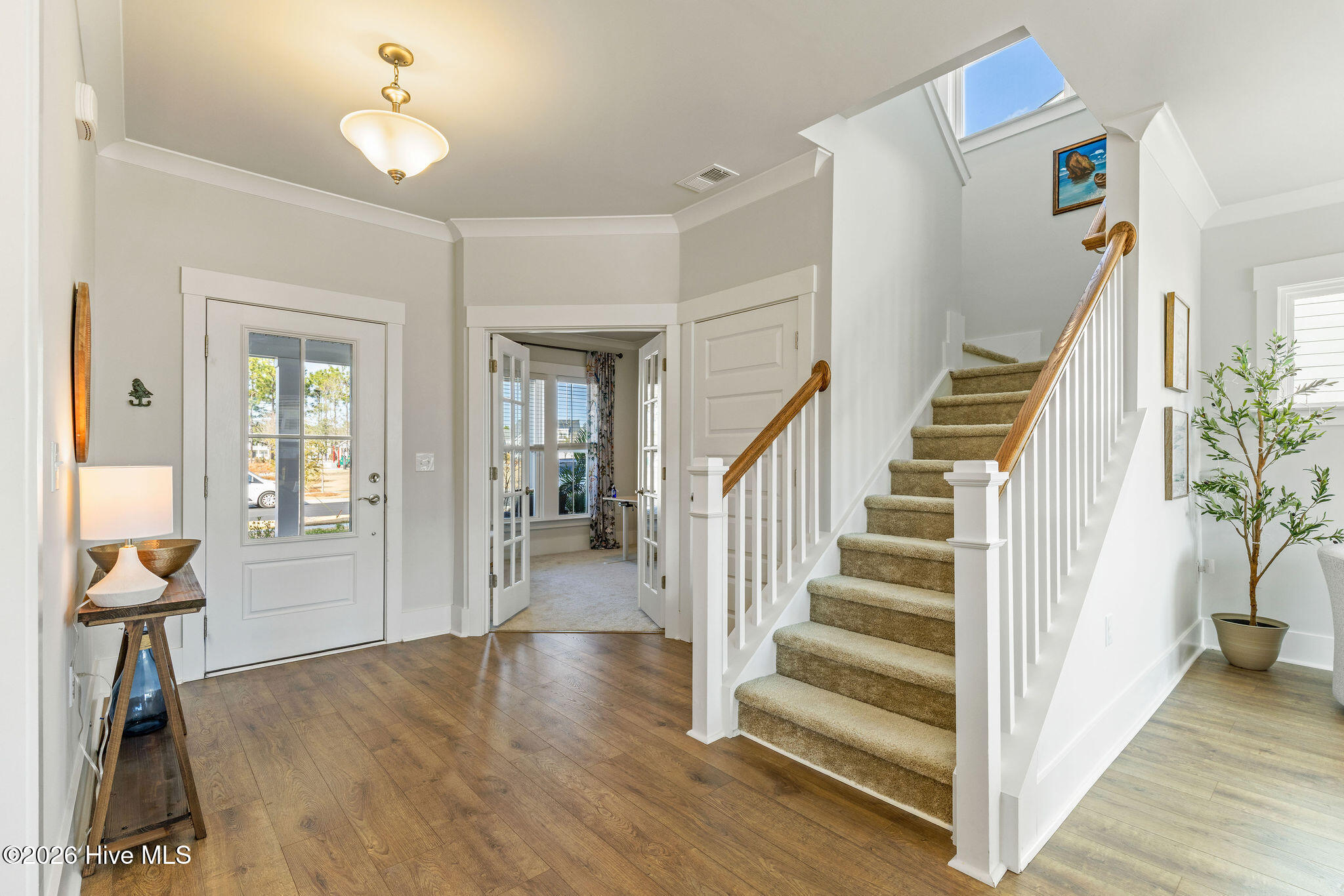 100548010 | Photo 16