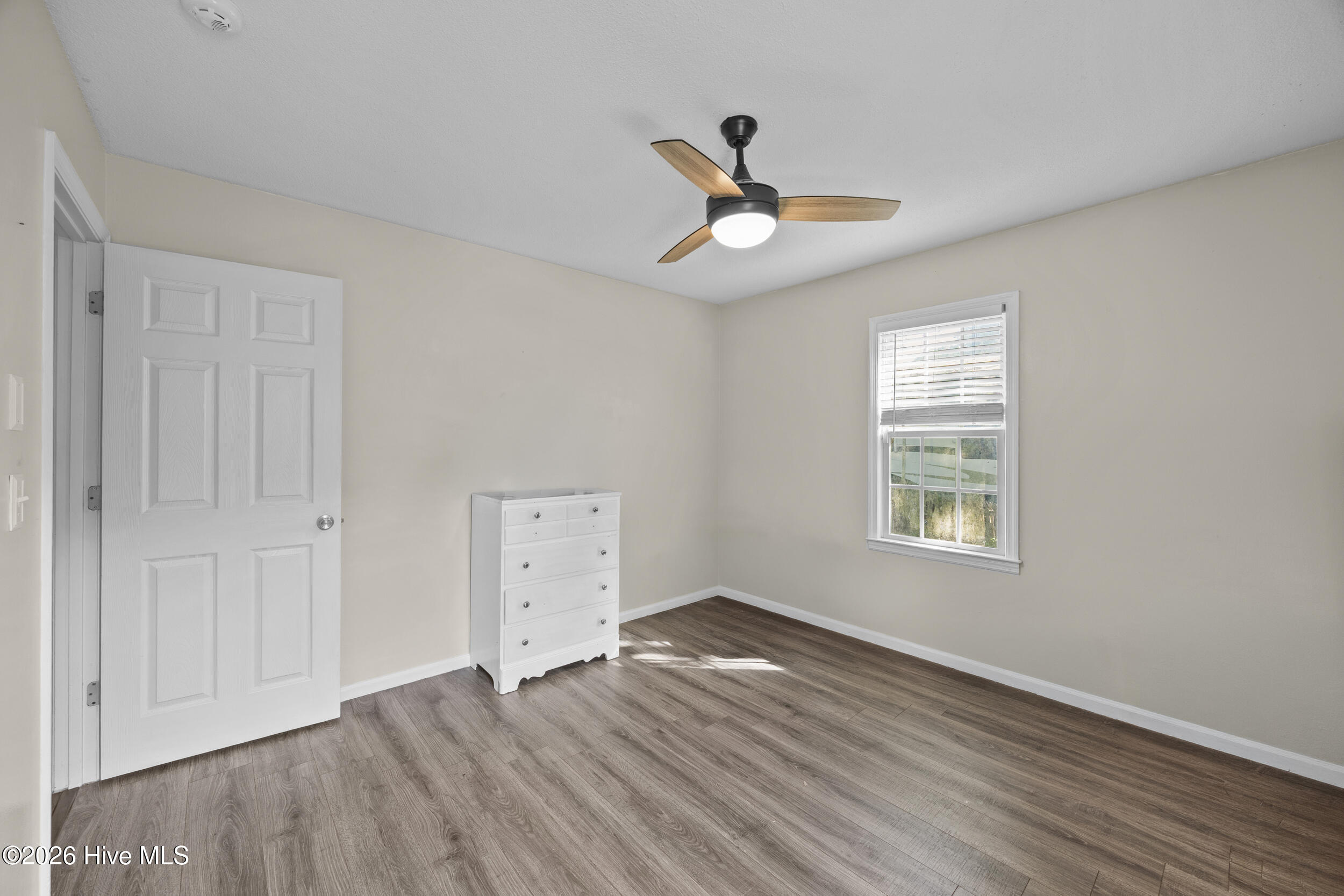 100567954 | Photo 24