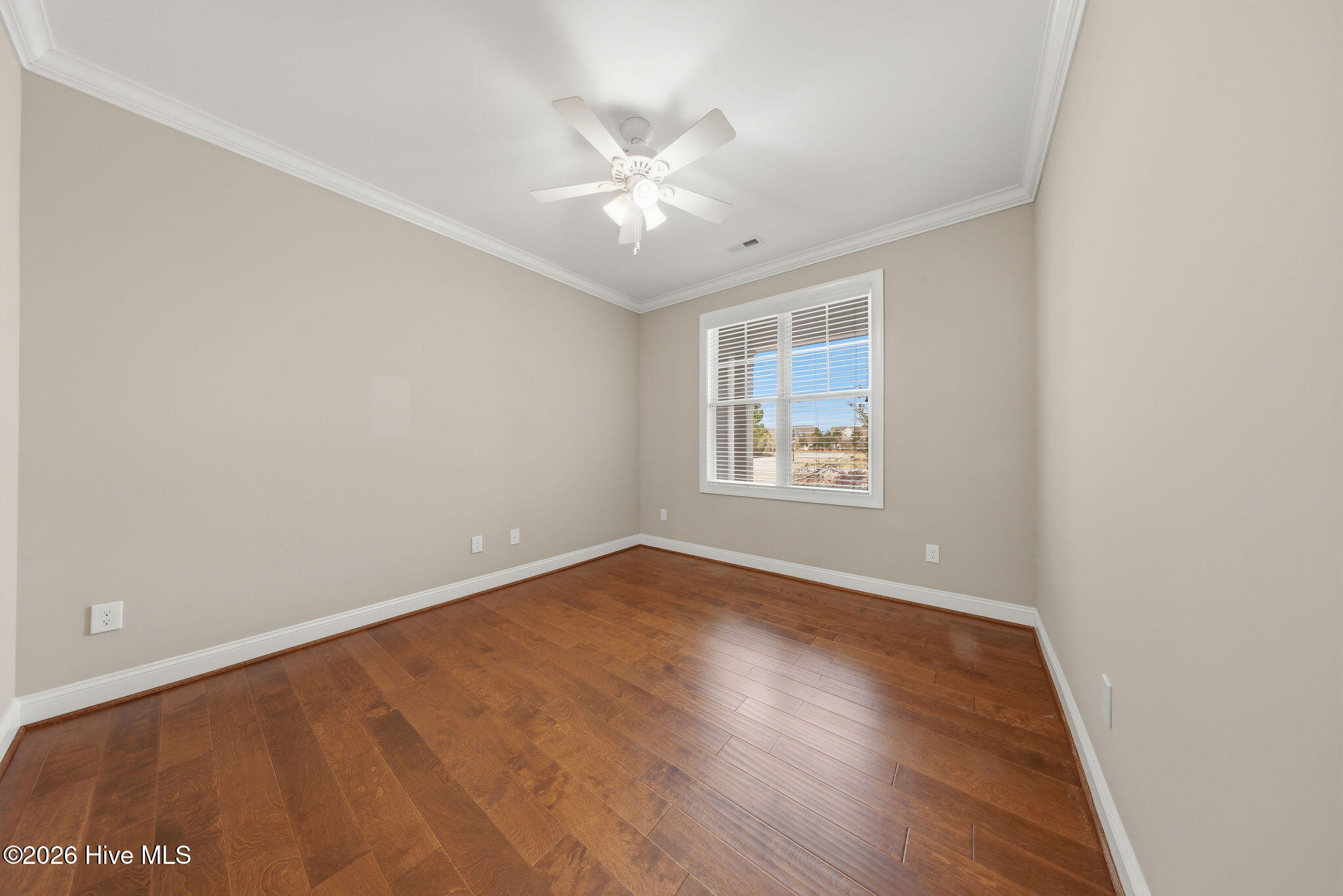 100518693 | Photo 12