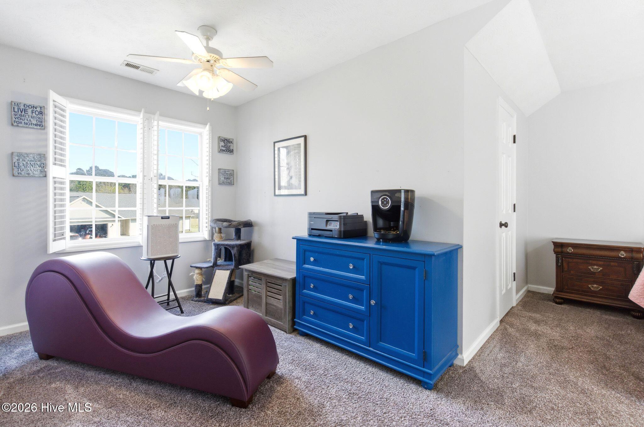 100561408 | Photo 35