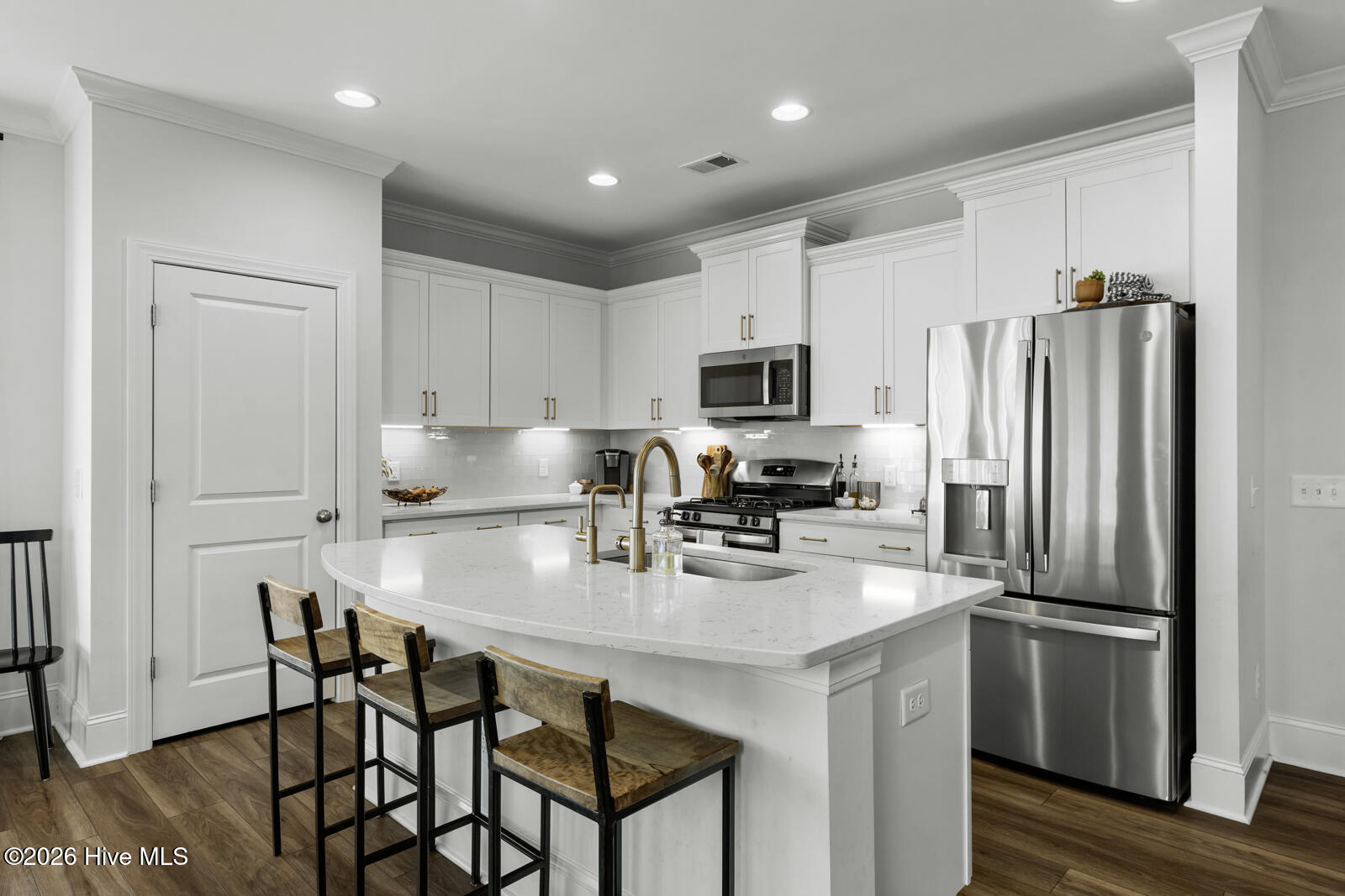 100562165 | Photo 13