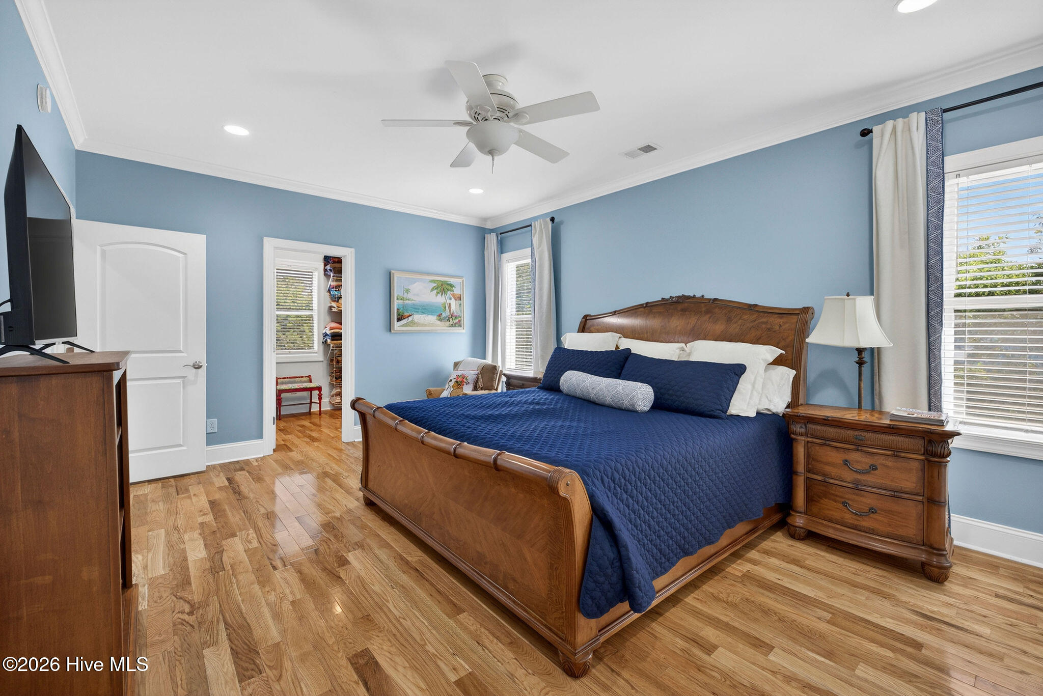 100570117 | Photo 24