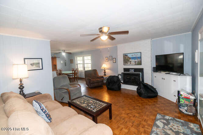 100528759 | Photo 10