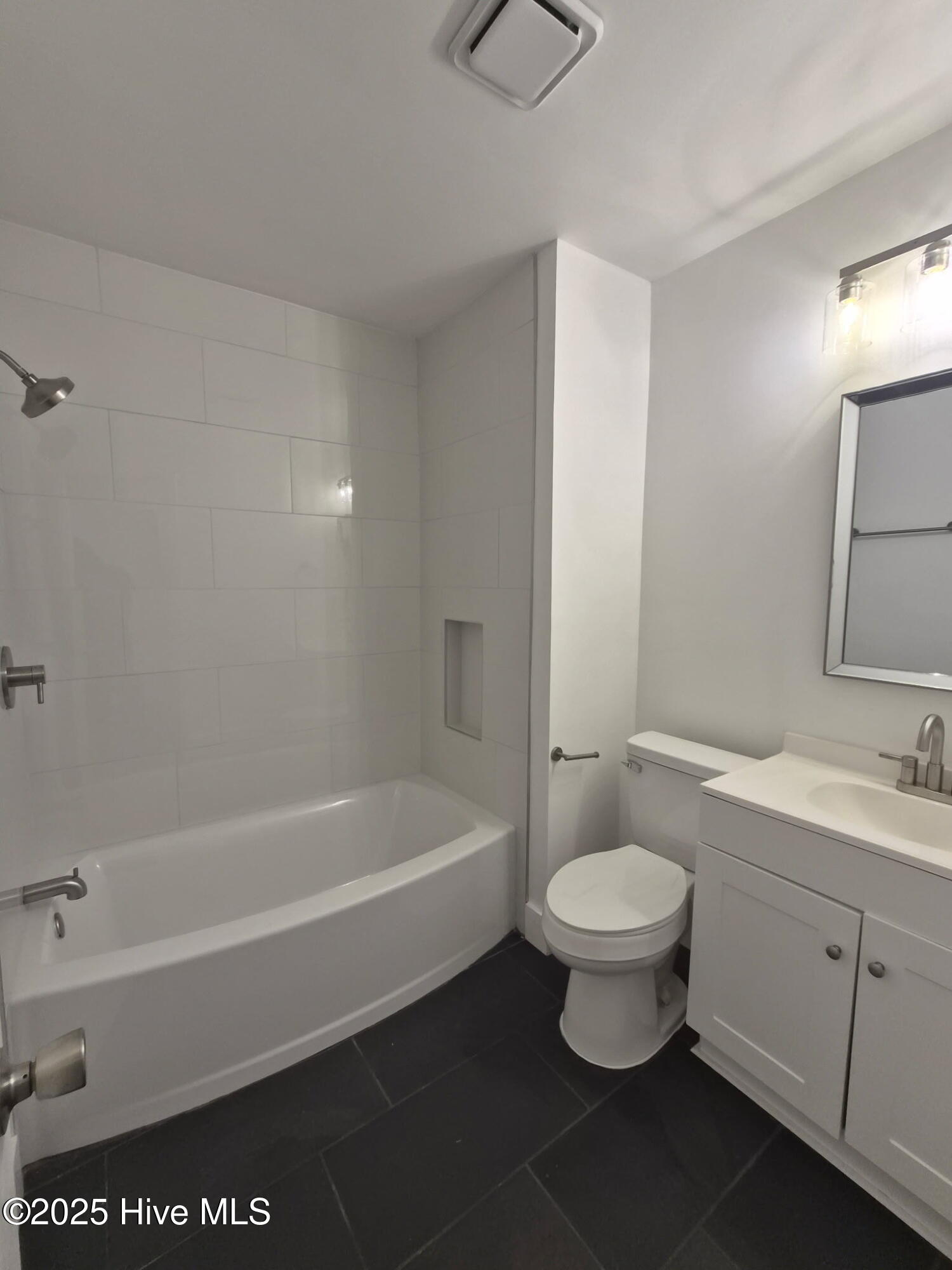 100539723 | Photo 24