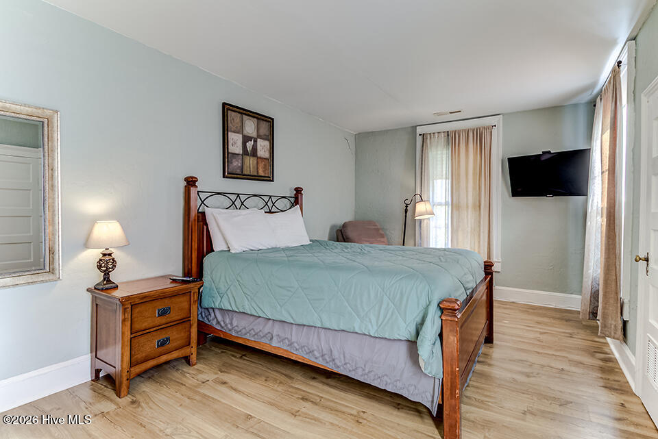 100550218 | Photo 43