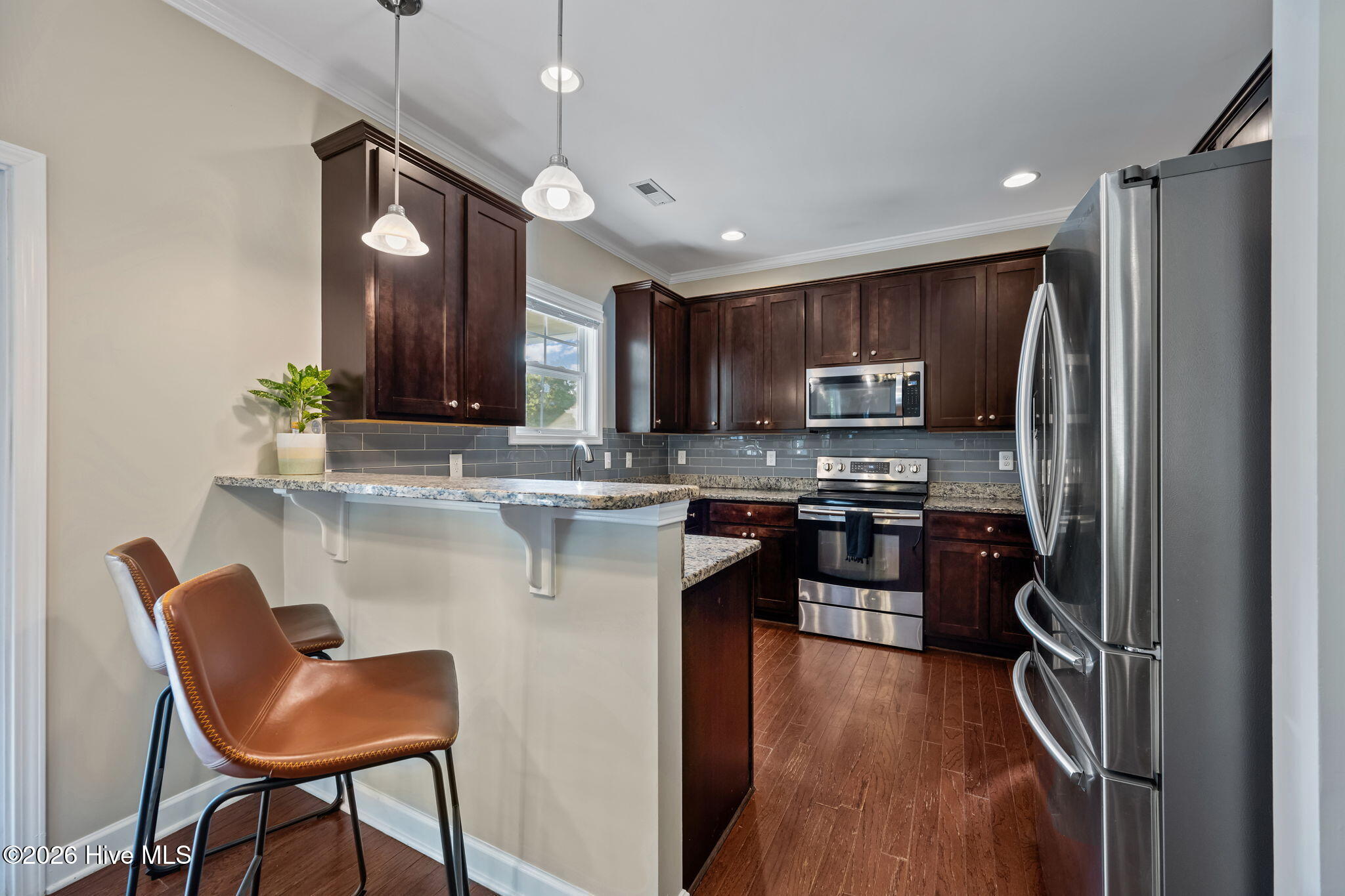 100568567 | Photo 11