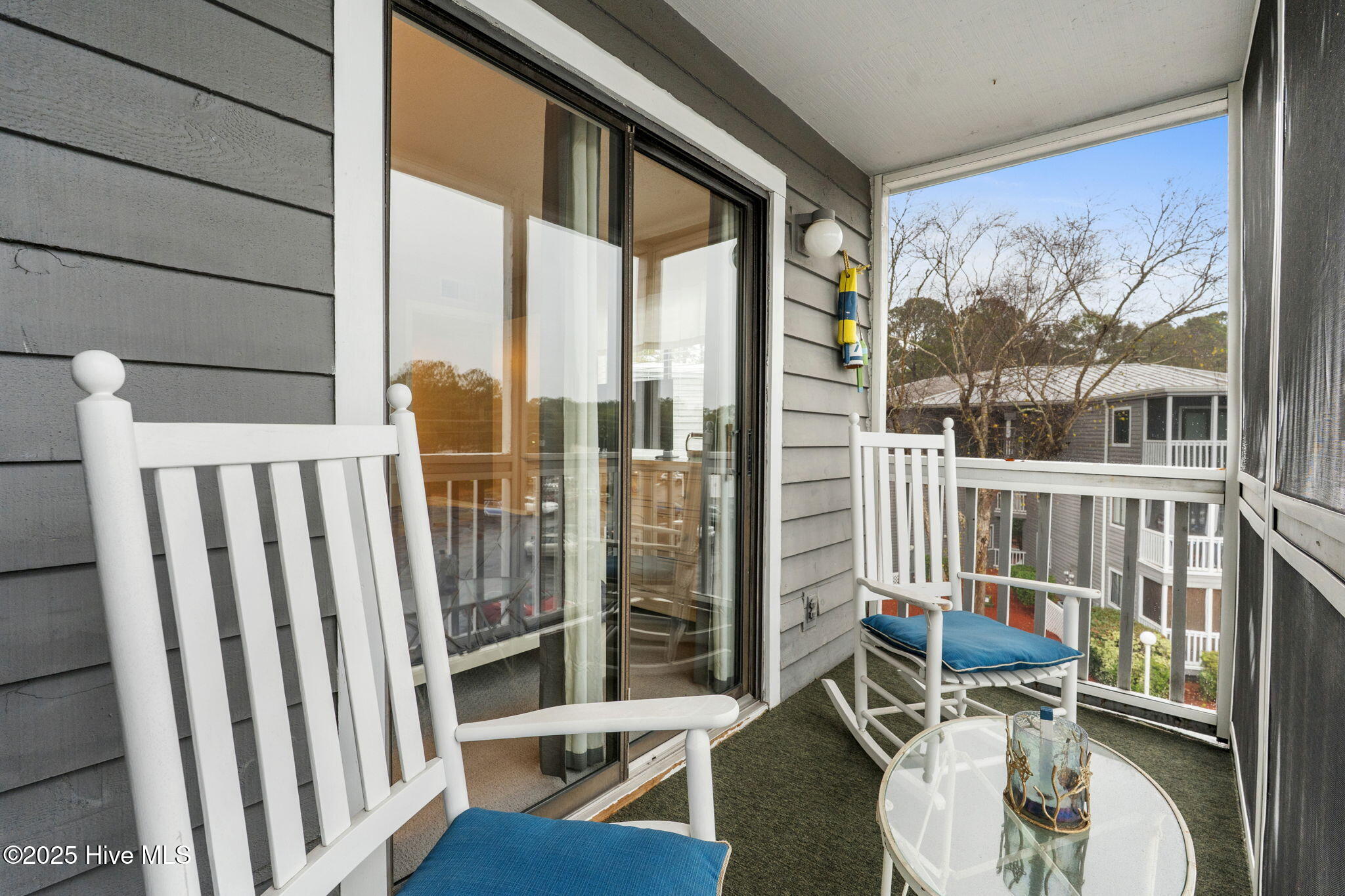 100543246 | Photo 25