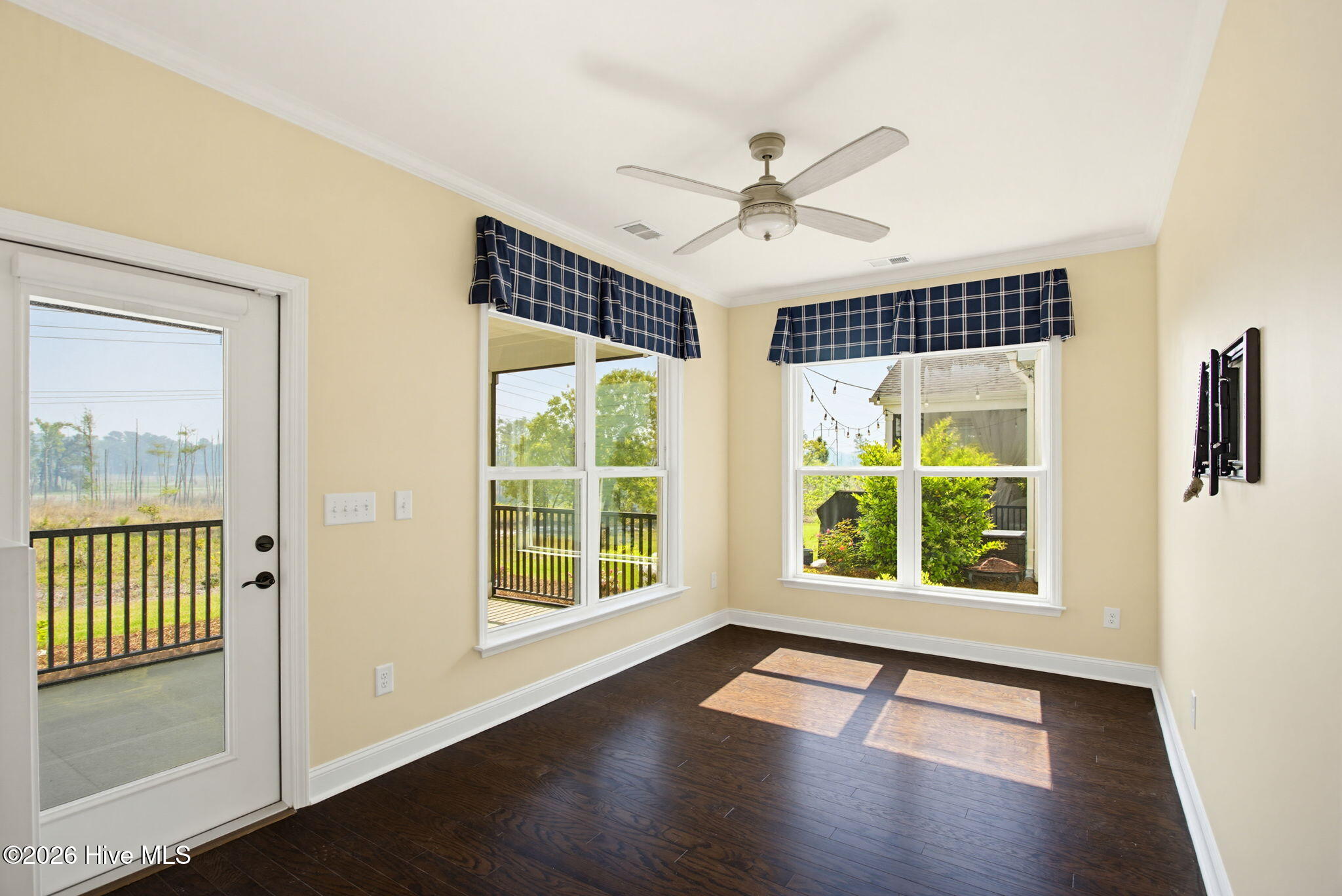 100567732 | Photo 15