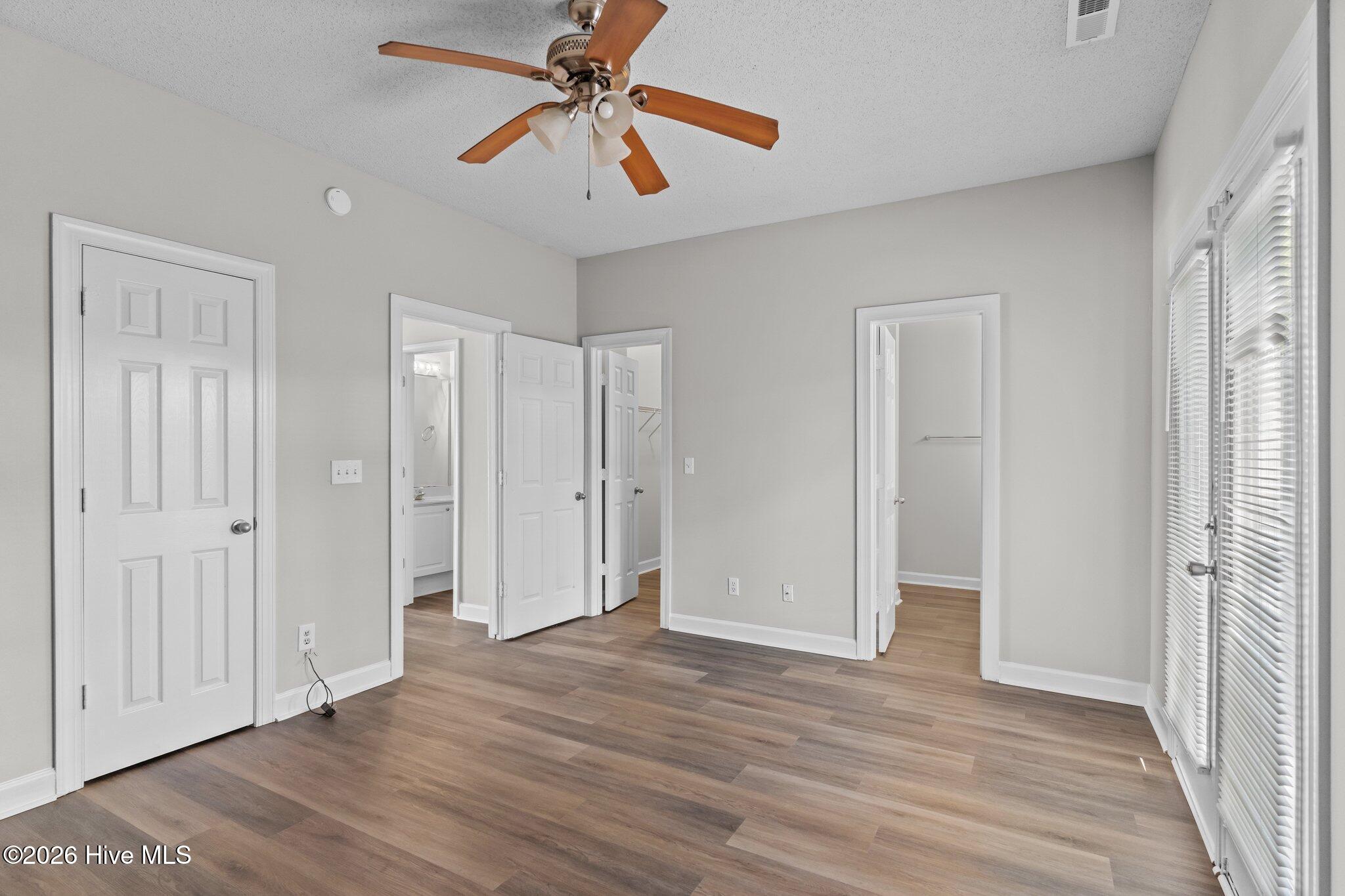 100553986 | Photo 12