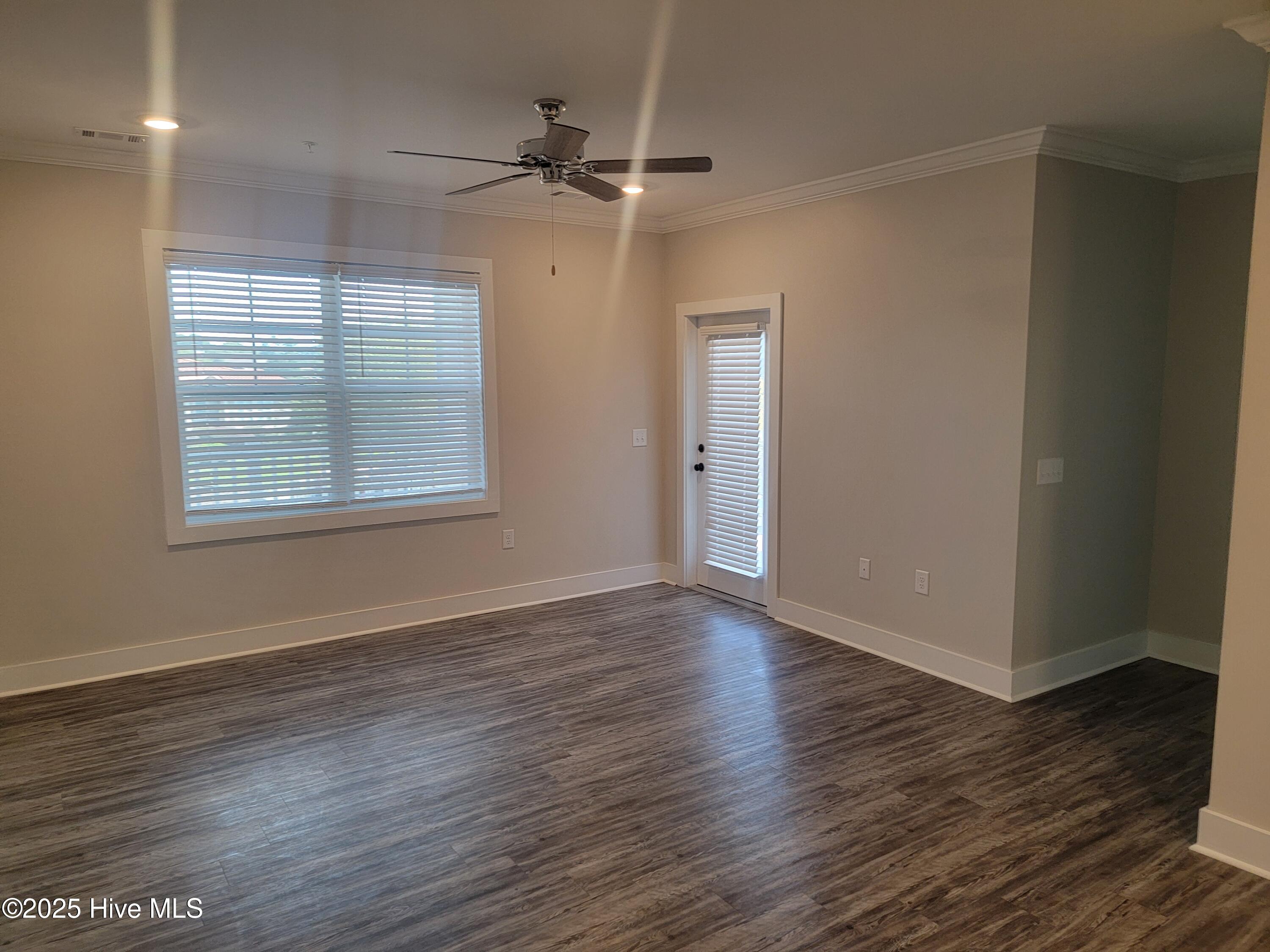 100511795 | Photo 12