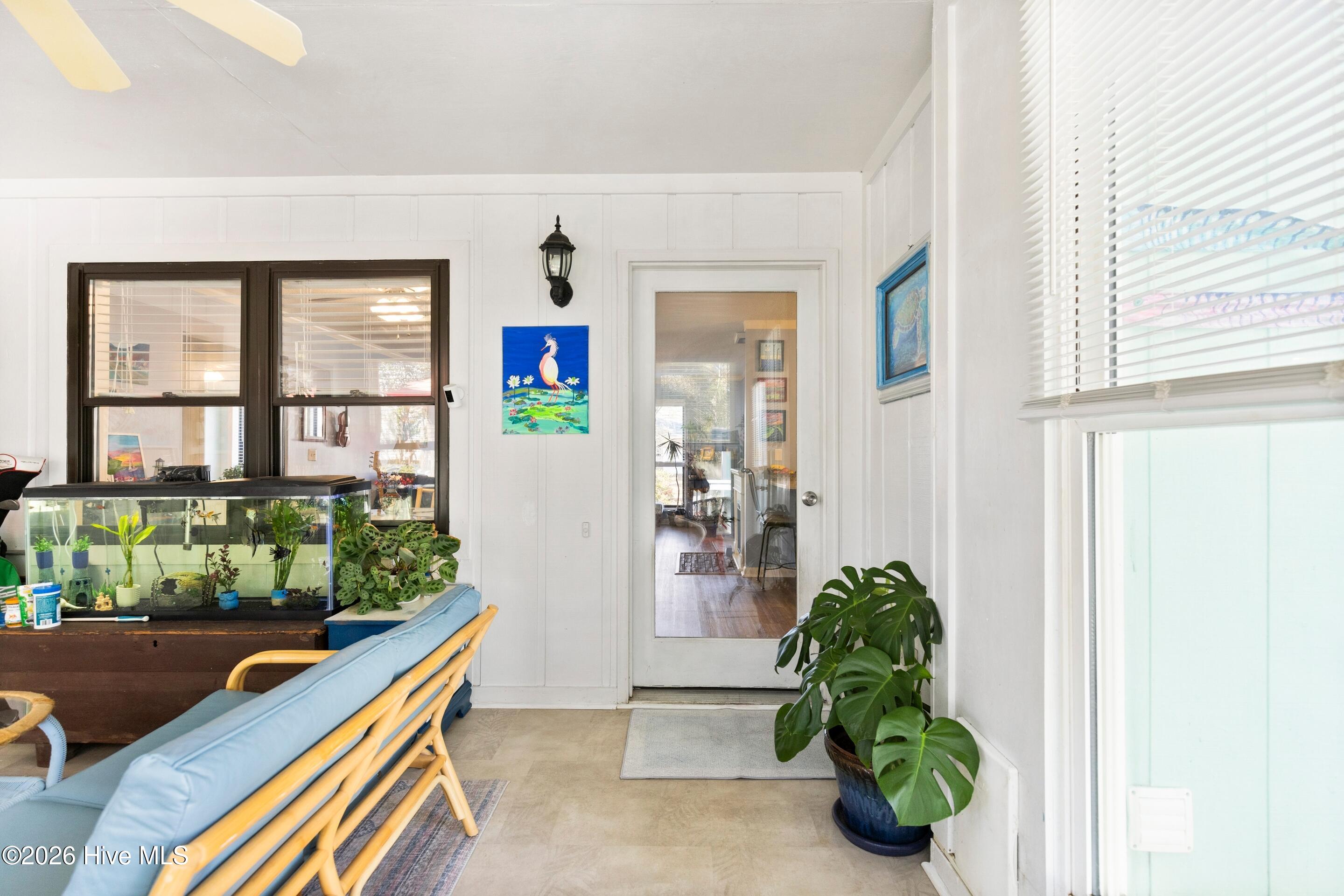 100550248 | Photo 33